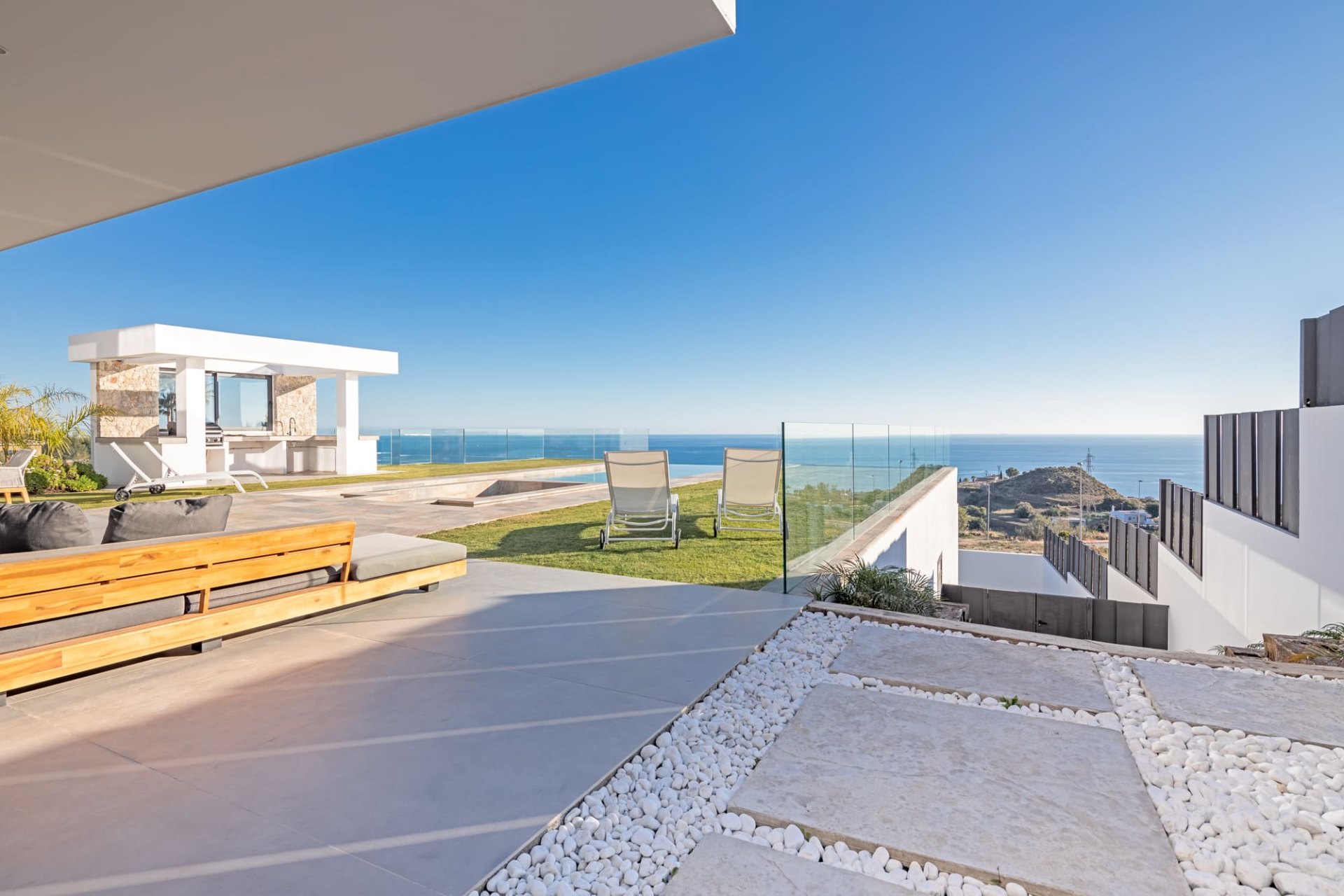 Splendid villa with sea views in the prestigious urbanisation La Capellania