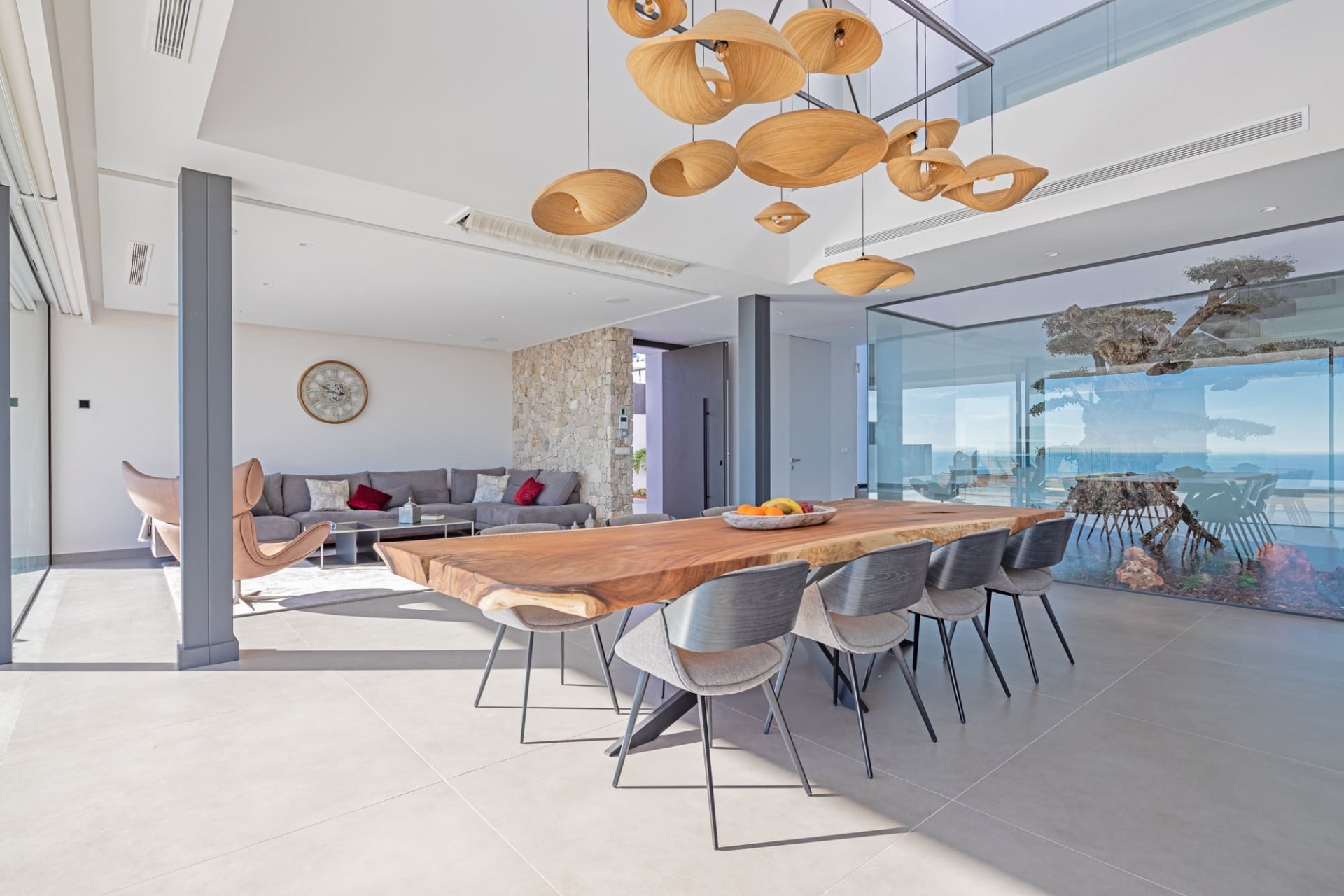 Splendid villa with sea views in the prestigious urbanisation La Capellania