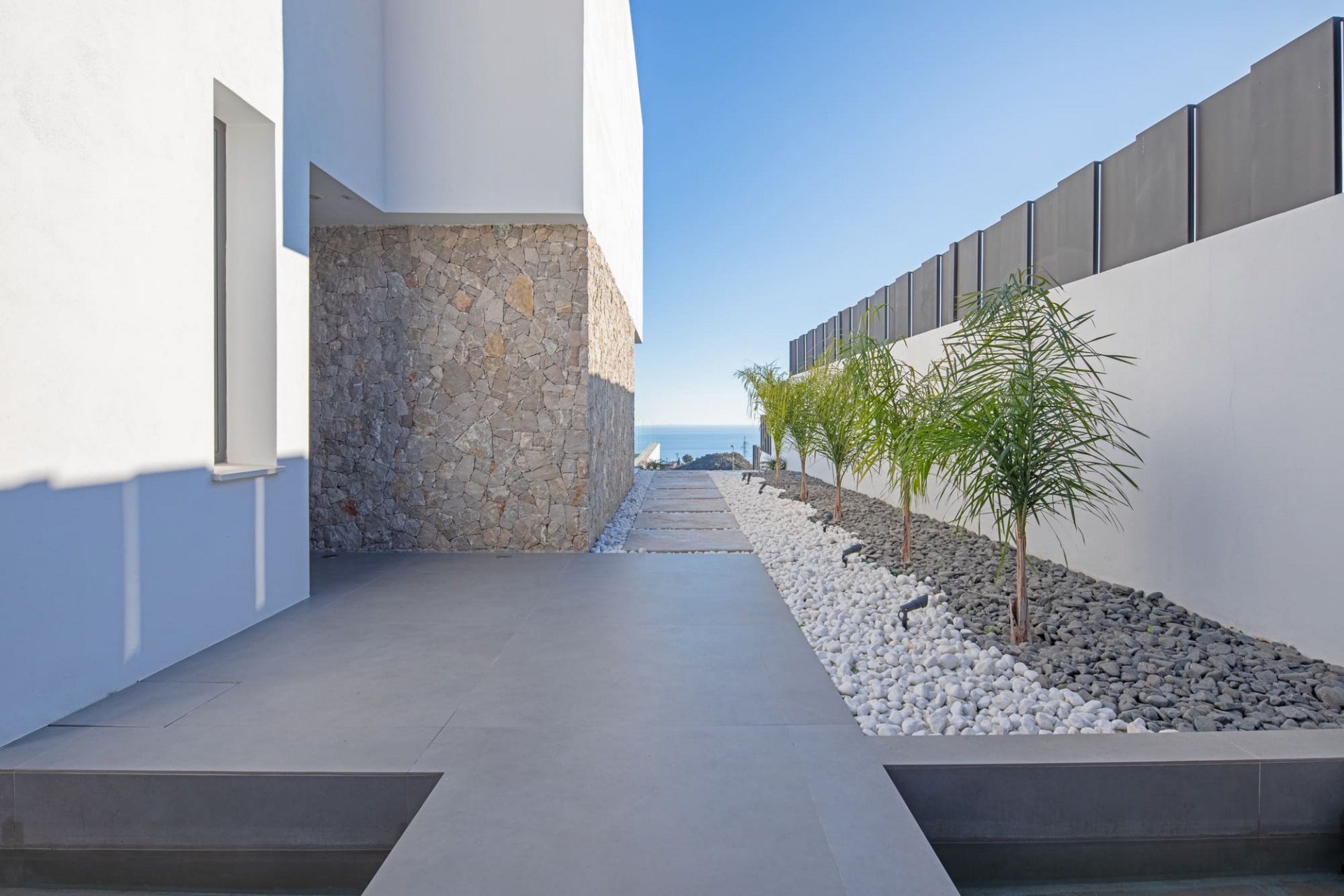 Splendid villa with sea views in the prestigious urbanisation La Capellania