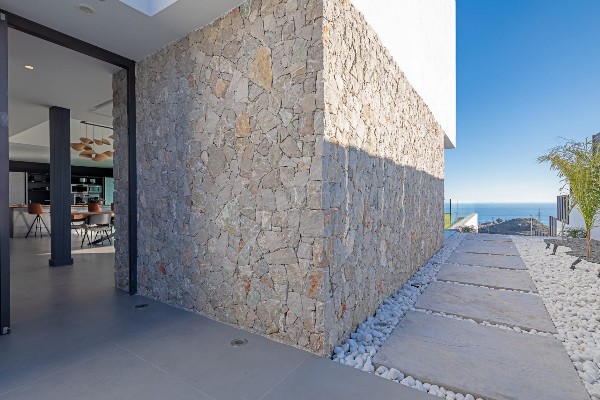 Splendid villa with sea views in the prestigious urbanisation La Capellania