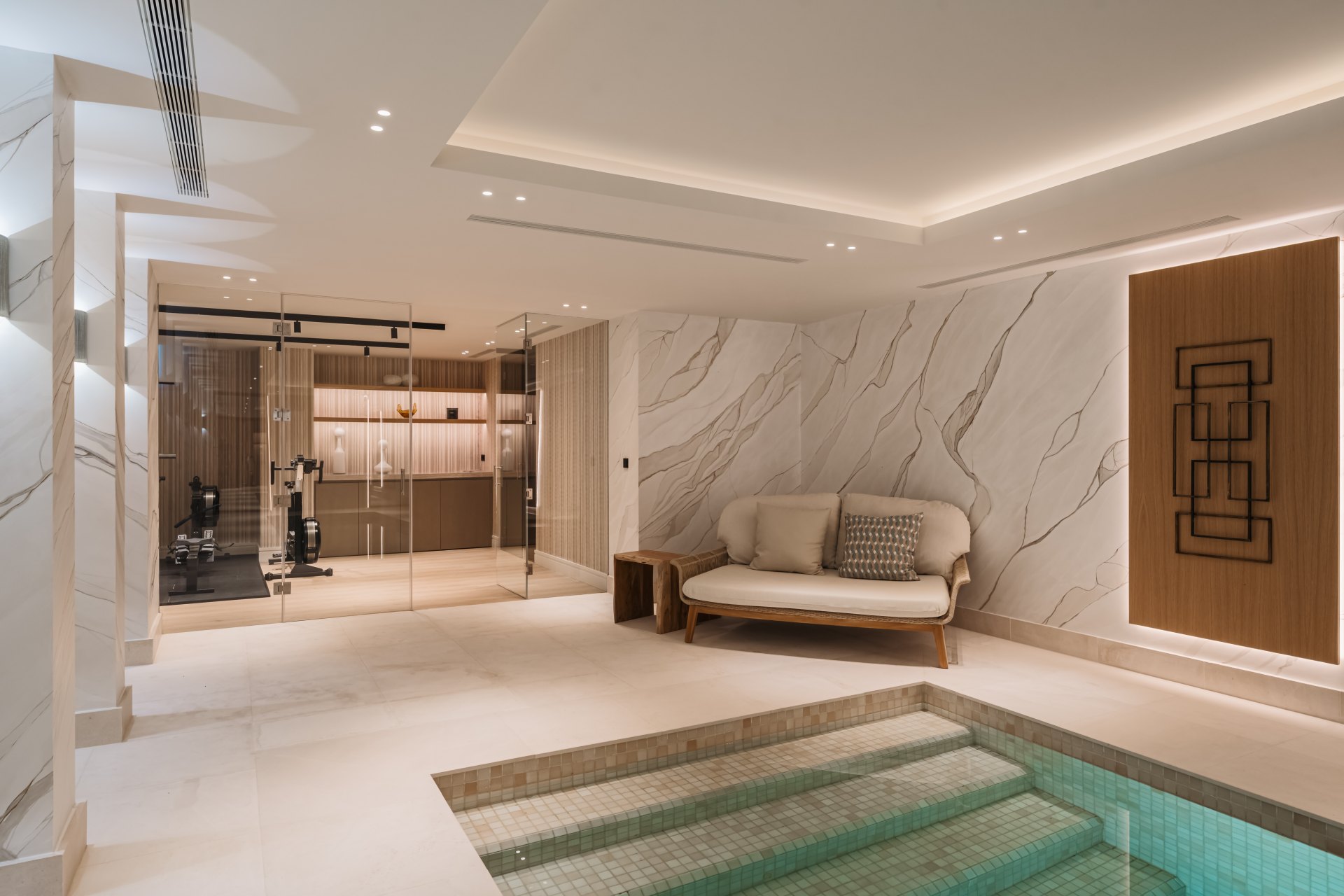 Splendorous Mediterranean style luxury villa with panoramic views in El Herrojo, Benahavís