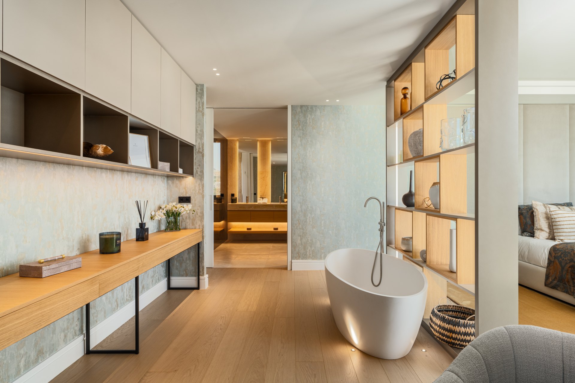 Splendorous Mediterranean style luxury villa with panoramic views in El Herrojo, Benahavís