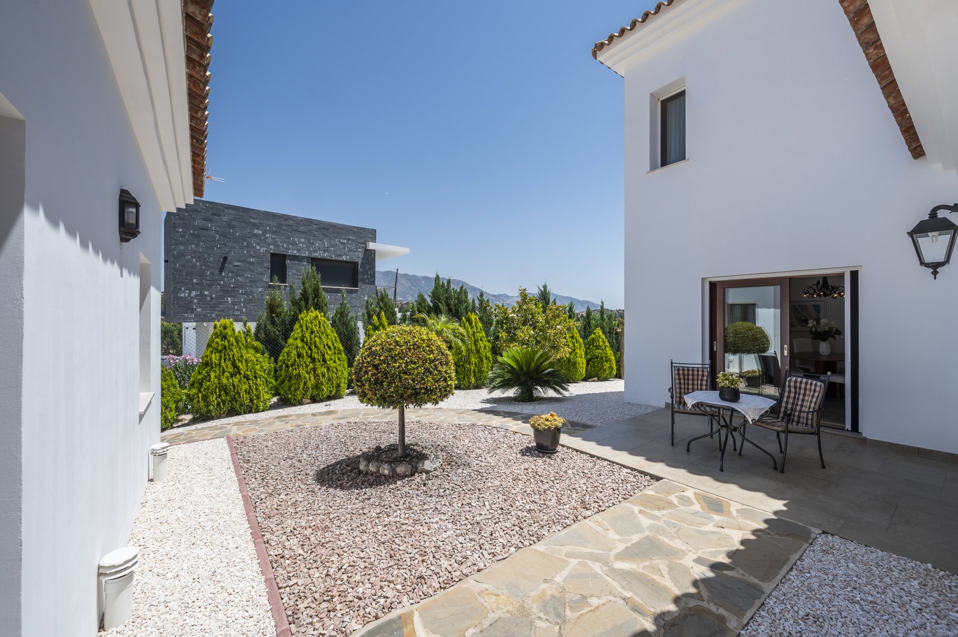 Villa de estilo andaluz junto a La Cala golf club