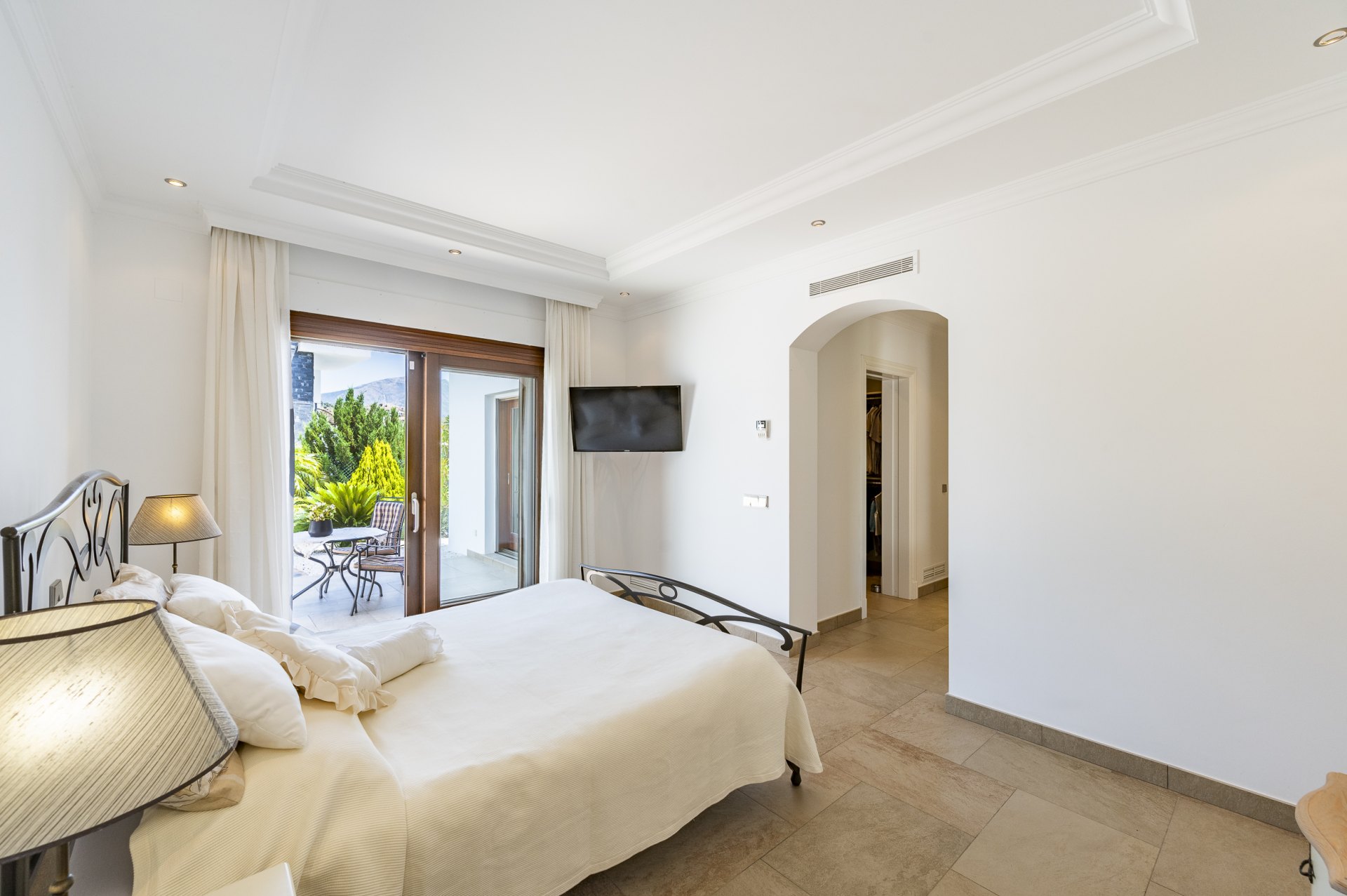 Villa de estilo andaluz junto a La Cala golf club