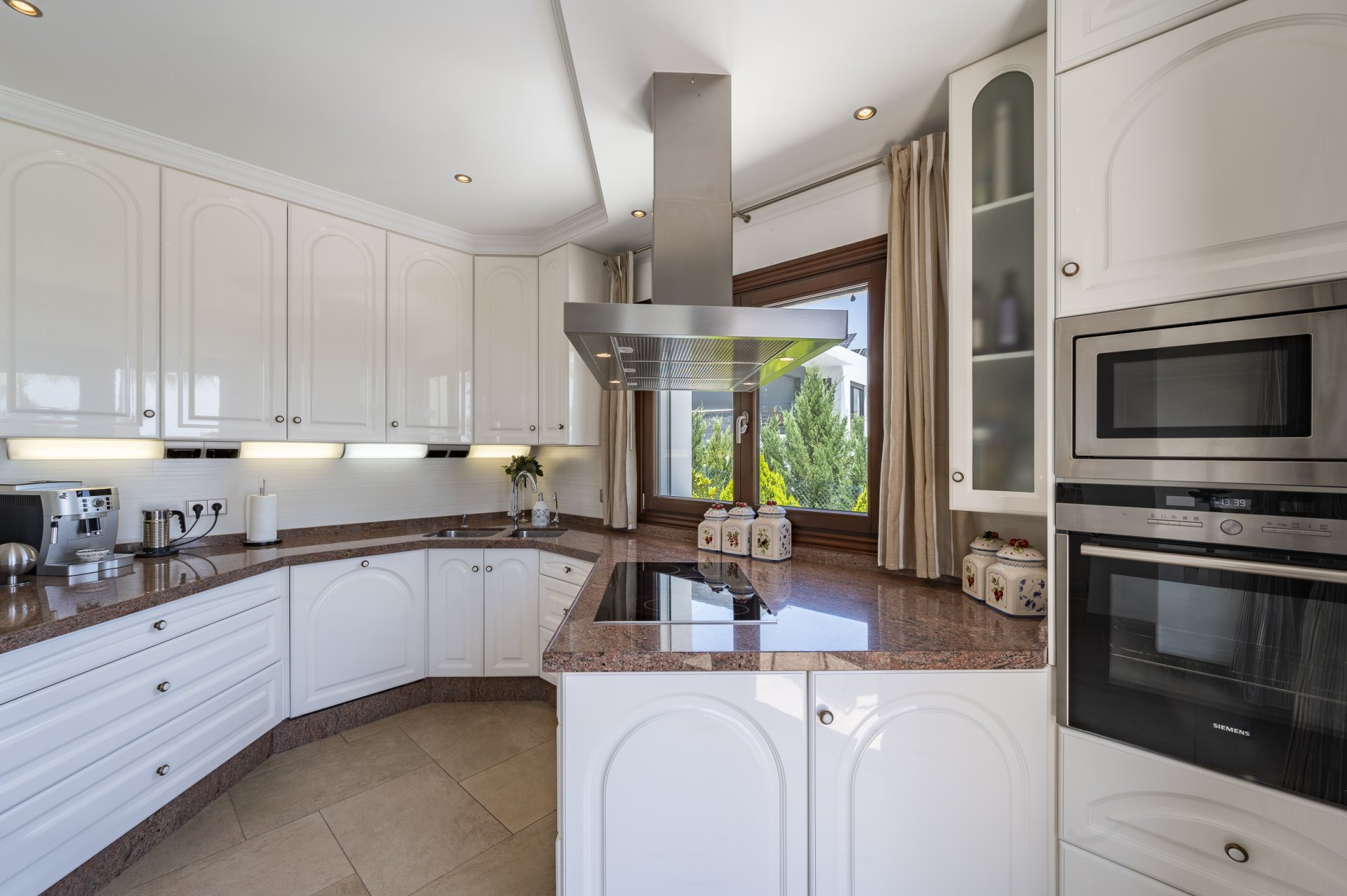 Villa de estilo andaluz junto a La Cala golf club