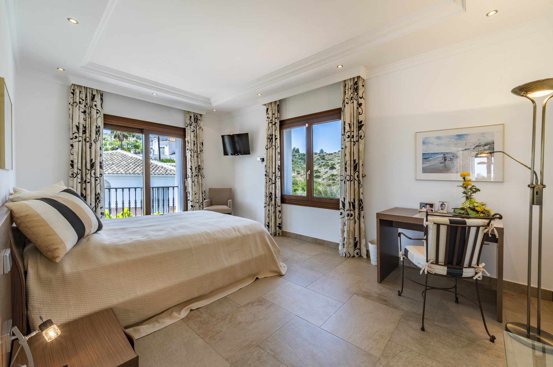 Villa de estilo andaluz junto a La Cala golf club