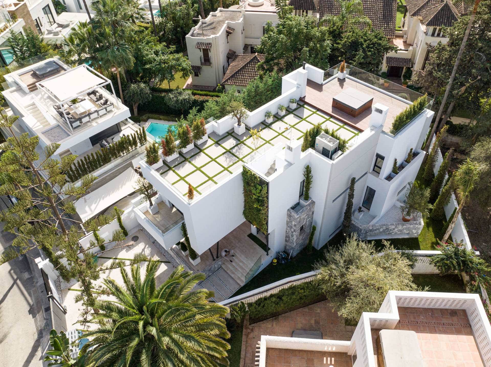 Villa muy moderna, lujosa y cerca de la playa en la Milla de Oro de Marbella