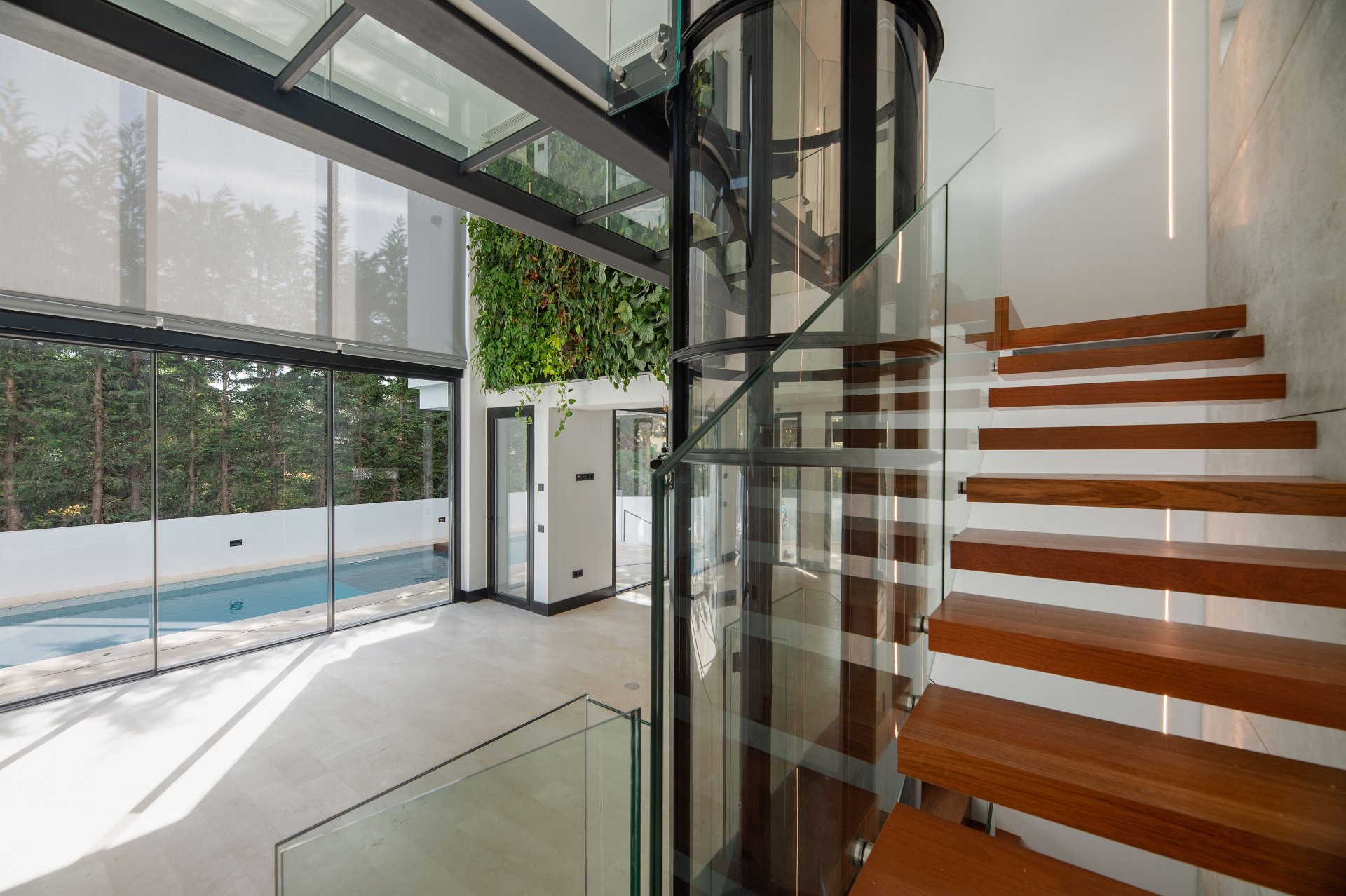 Villa muy moderna, lujosa y cerca de la playa en la Milla de Oro de Marbella