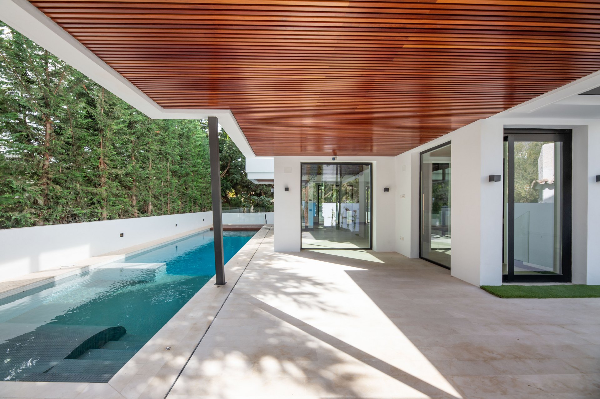 Villa muy moderna, lujosa y cerca de la playa en la Milla de Oro de Marbella