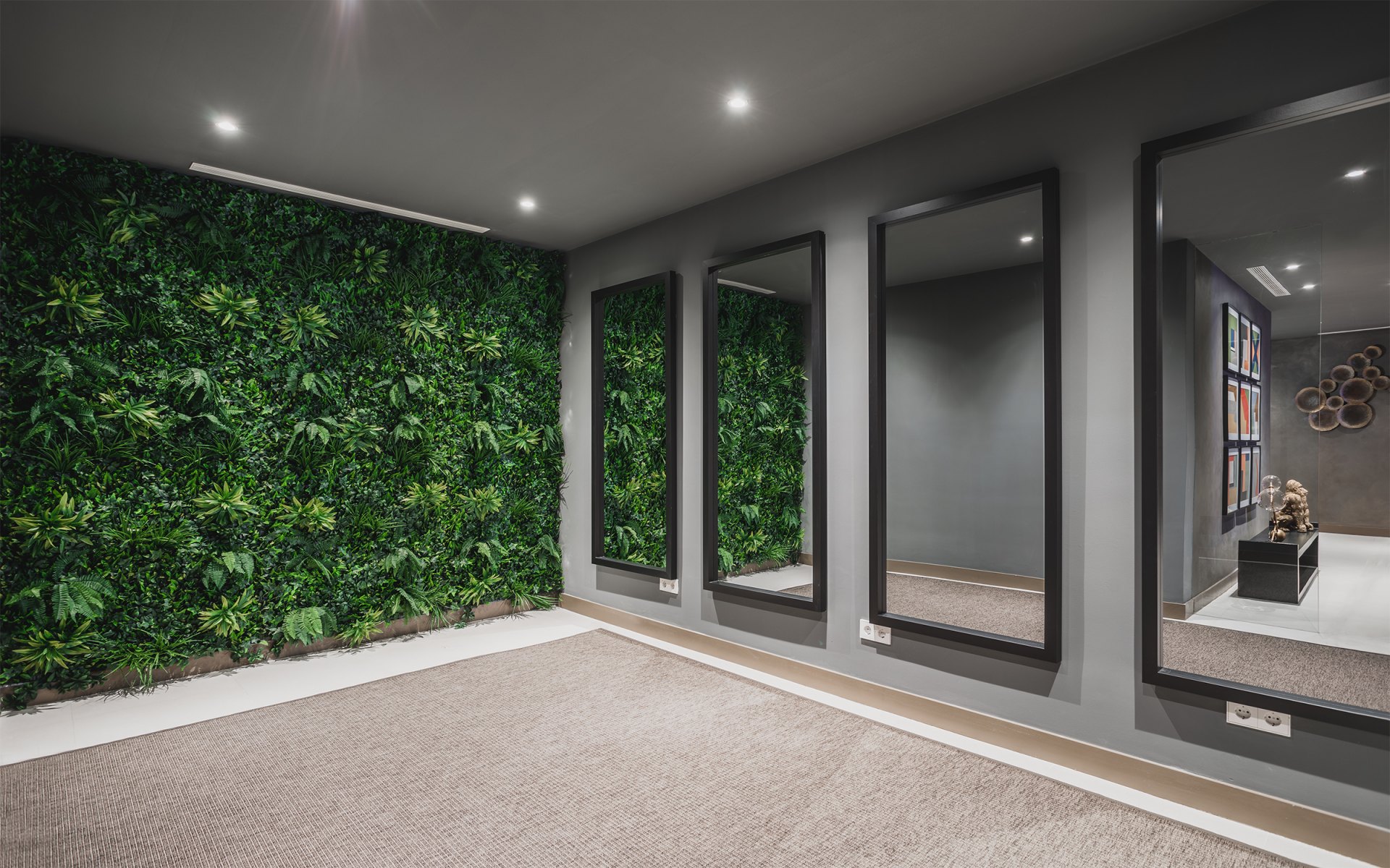 Avant-garde villa with Mediterranean touches in El Paraiso, Estepona