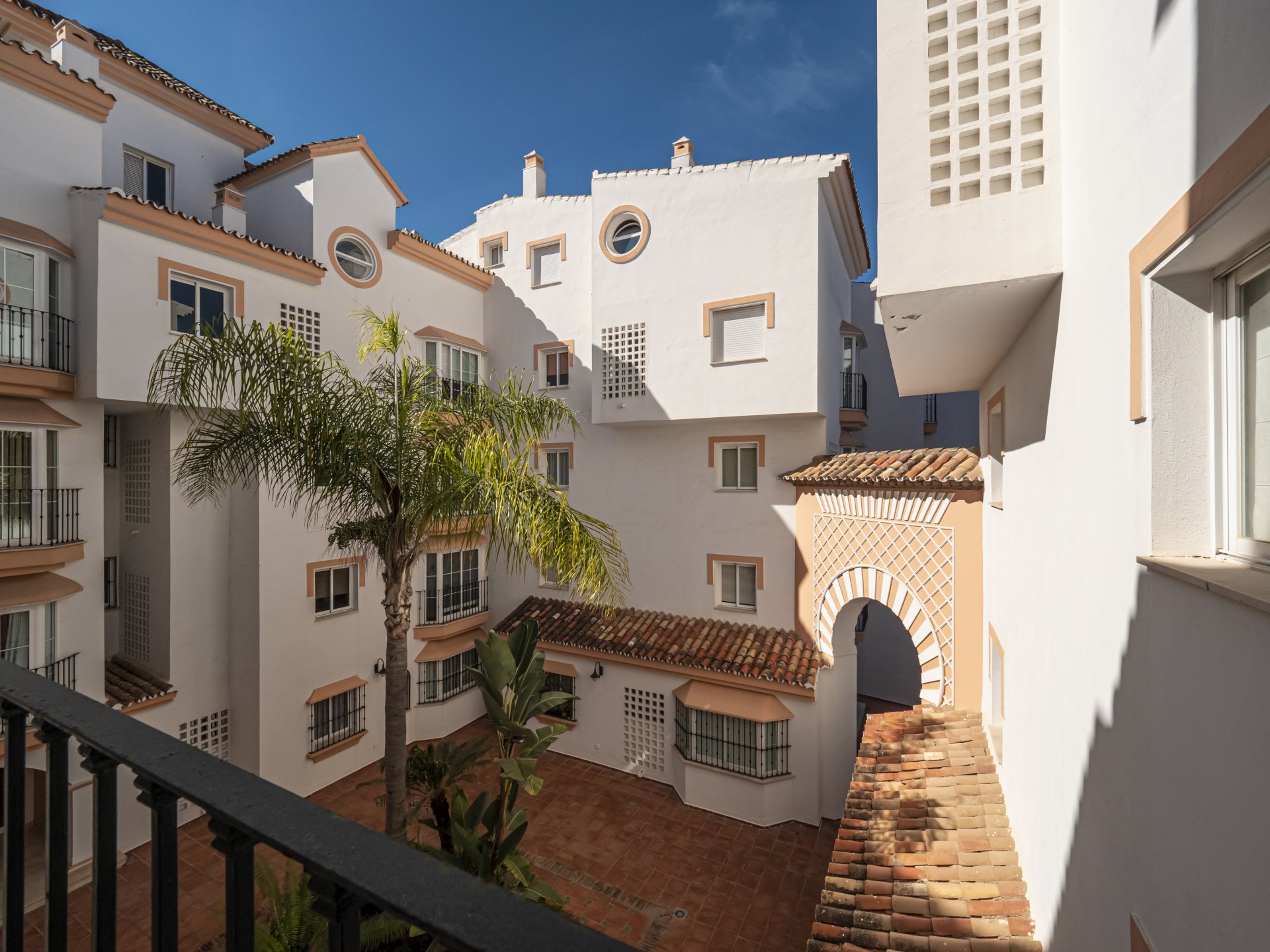 Frontline beach appartment in Puerto Banús, Marbella