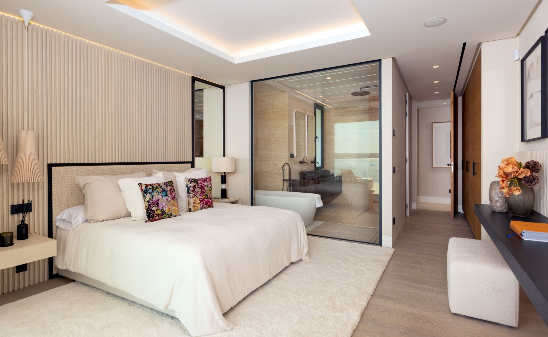 Apartamento con tamaño de villa en primera línea de playa Nueva Milla de Oro