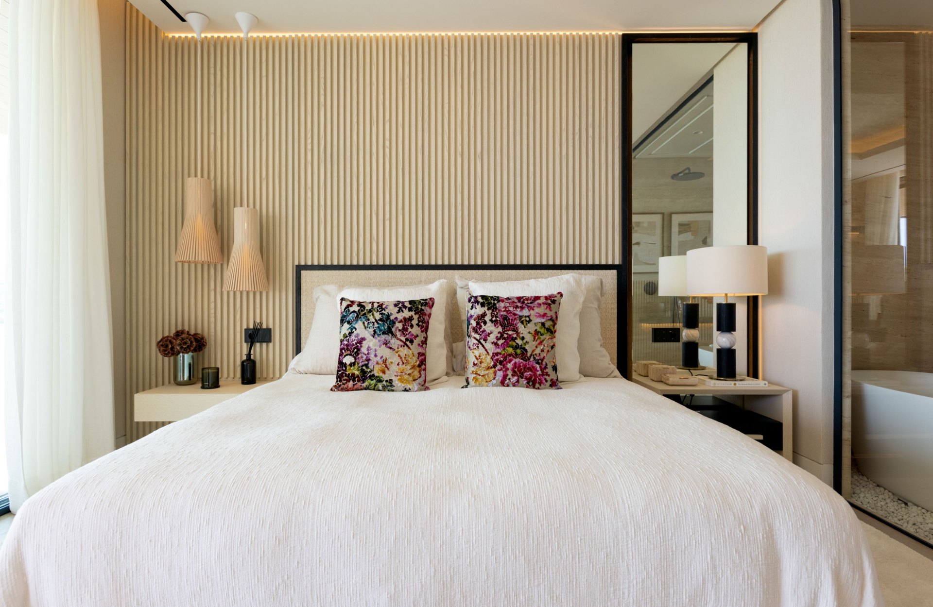 Apartamento con tamaño de villa en primera línea de playa Nueva Milla de Oro