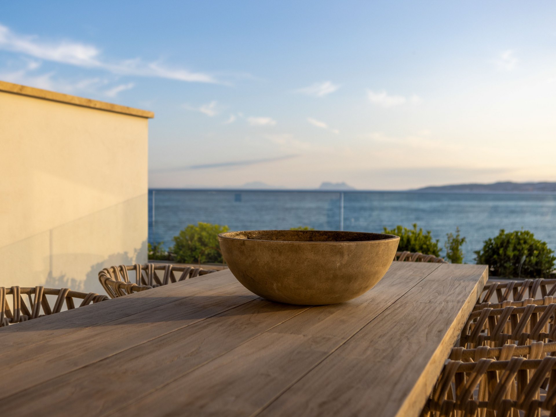 Apartamento con tamaño de villa en primera línea de playa Nueva Milla de Oro