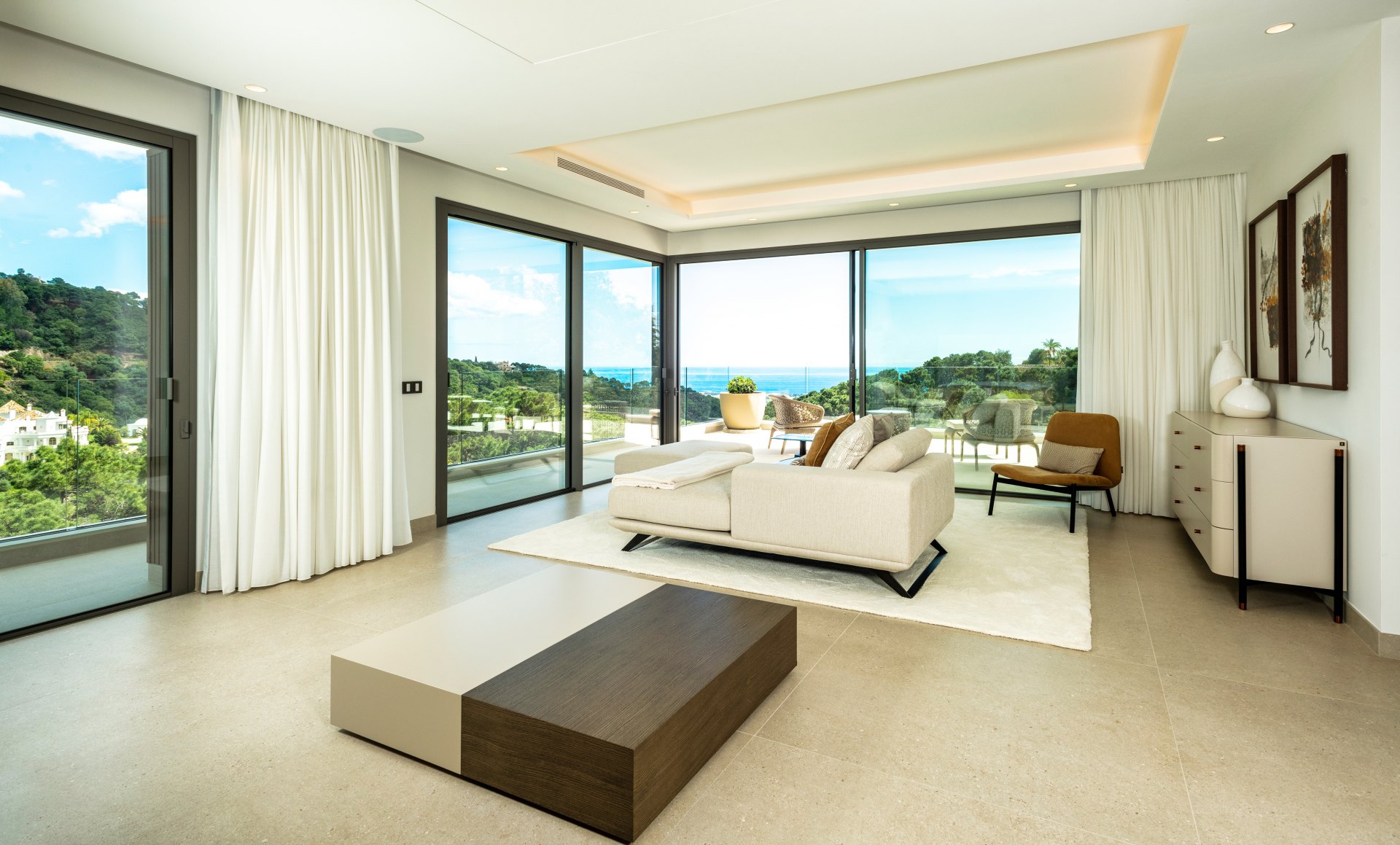 Un retiro de lujo en las montañas de Benahavís con vistas al mar