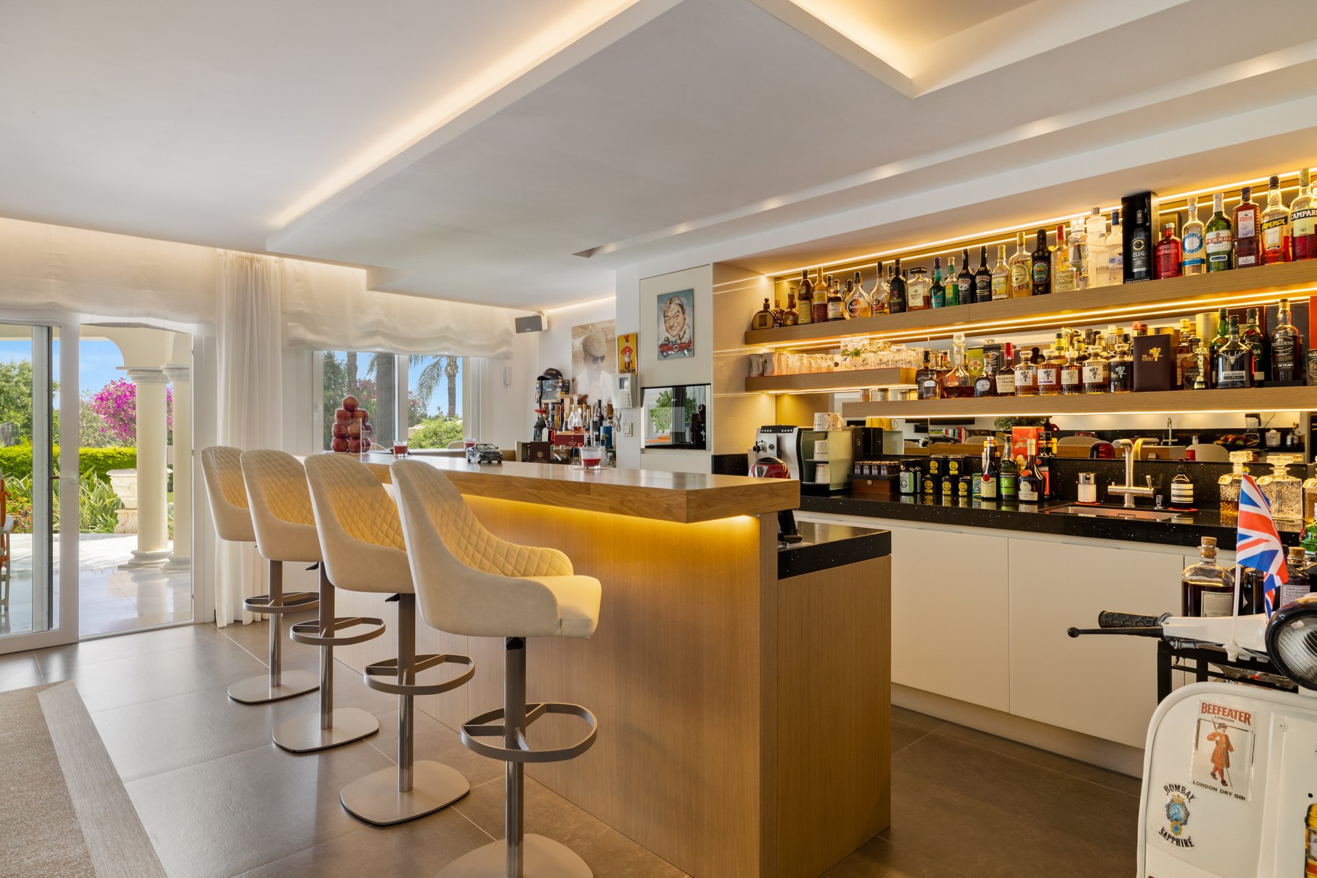 Contemporary Andalusian-design villa in Nueva Andalucía