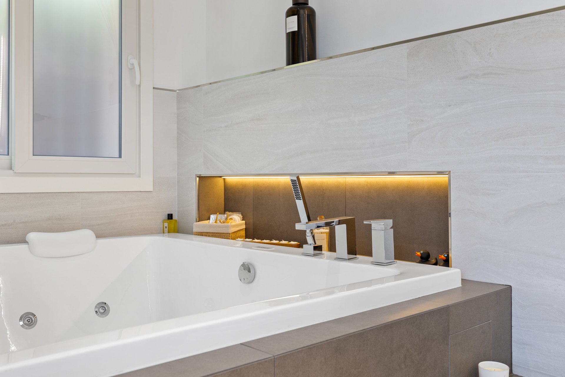 Contemporary Andalusian-design villa in Nueva Andalucía