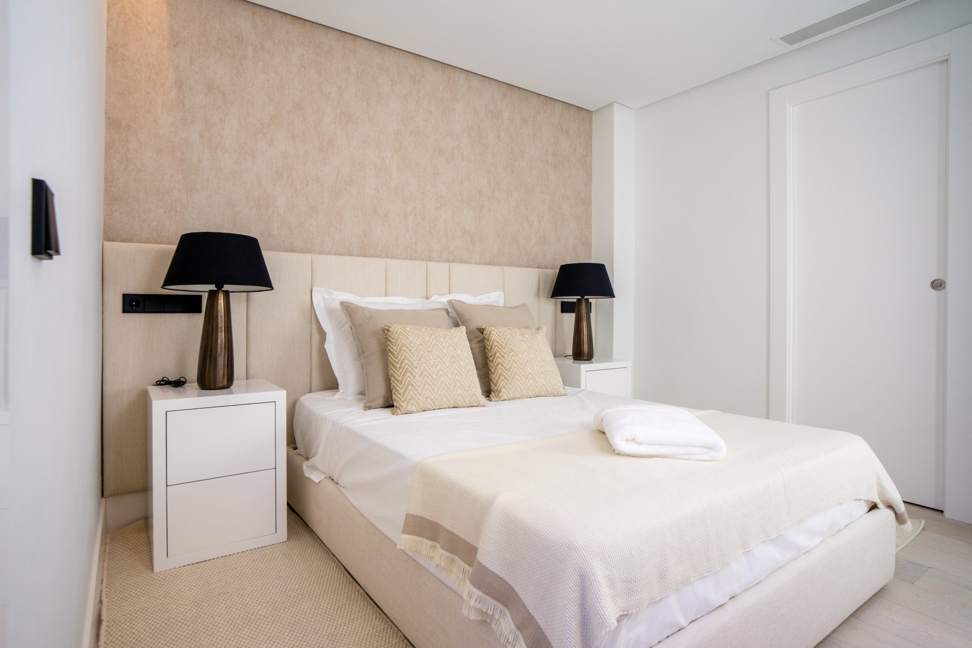 Spacious and modern villa in Las Brisas Golf, Nueva Andalucia