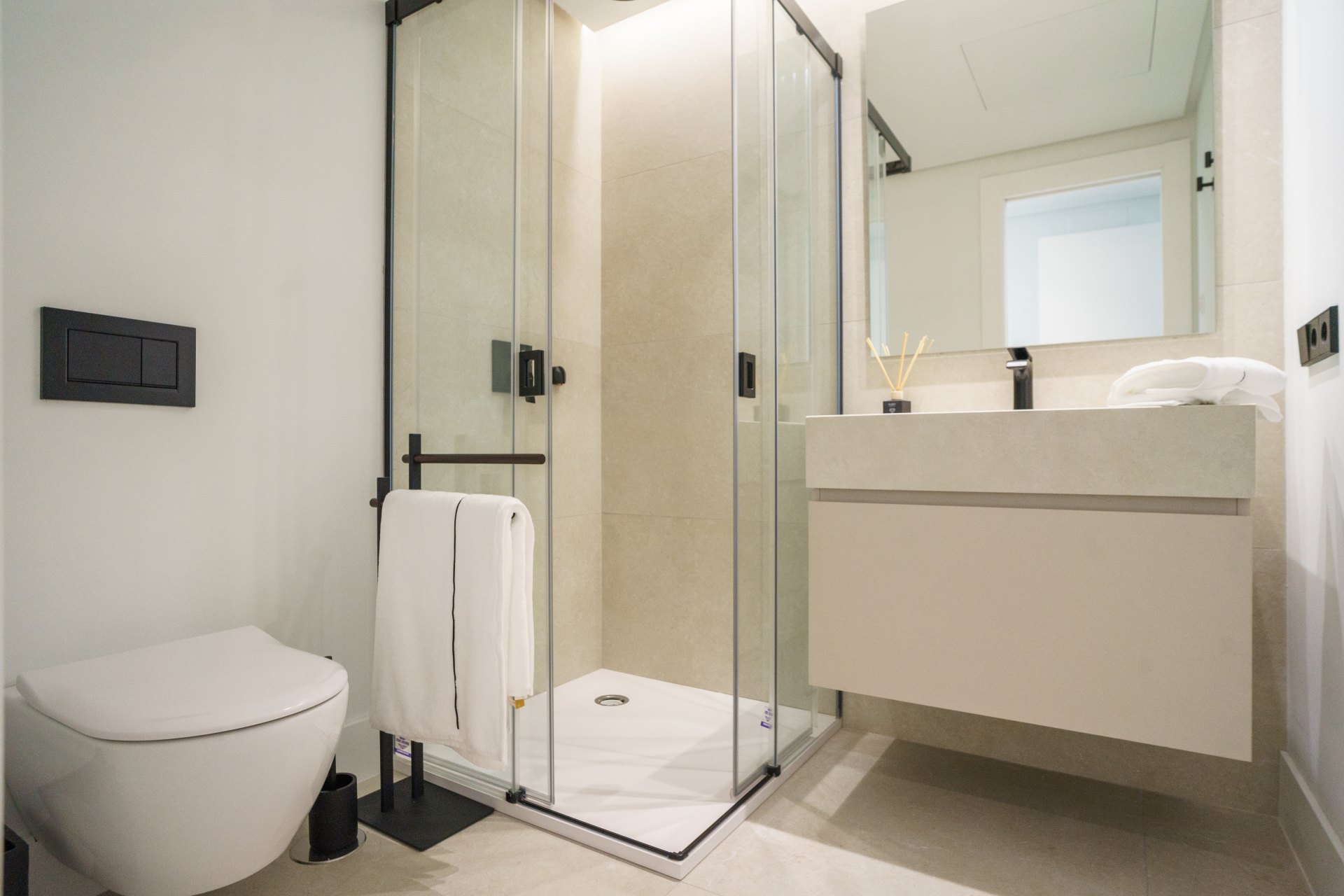 Spacious and modern villa in Las Brisas Golf, Nueva Andalucia