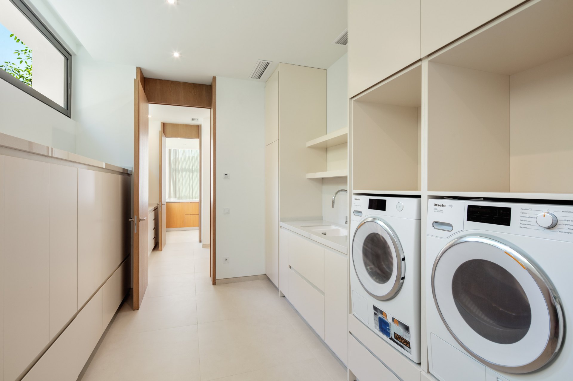 Contemporary villa next to the golf course, Finca Cortesín