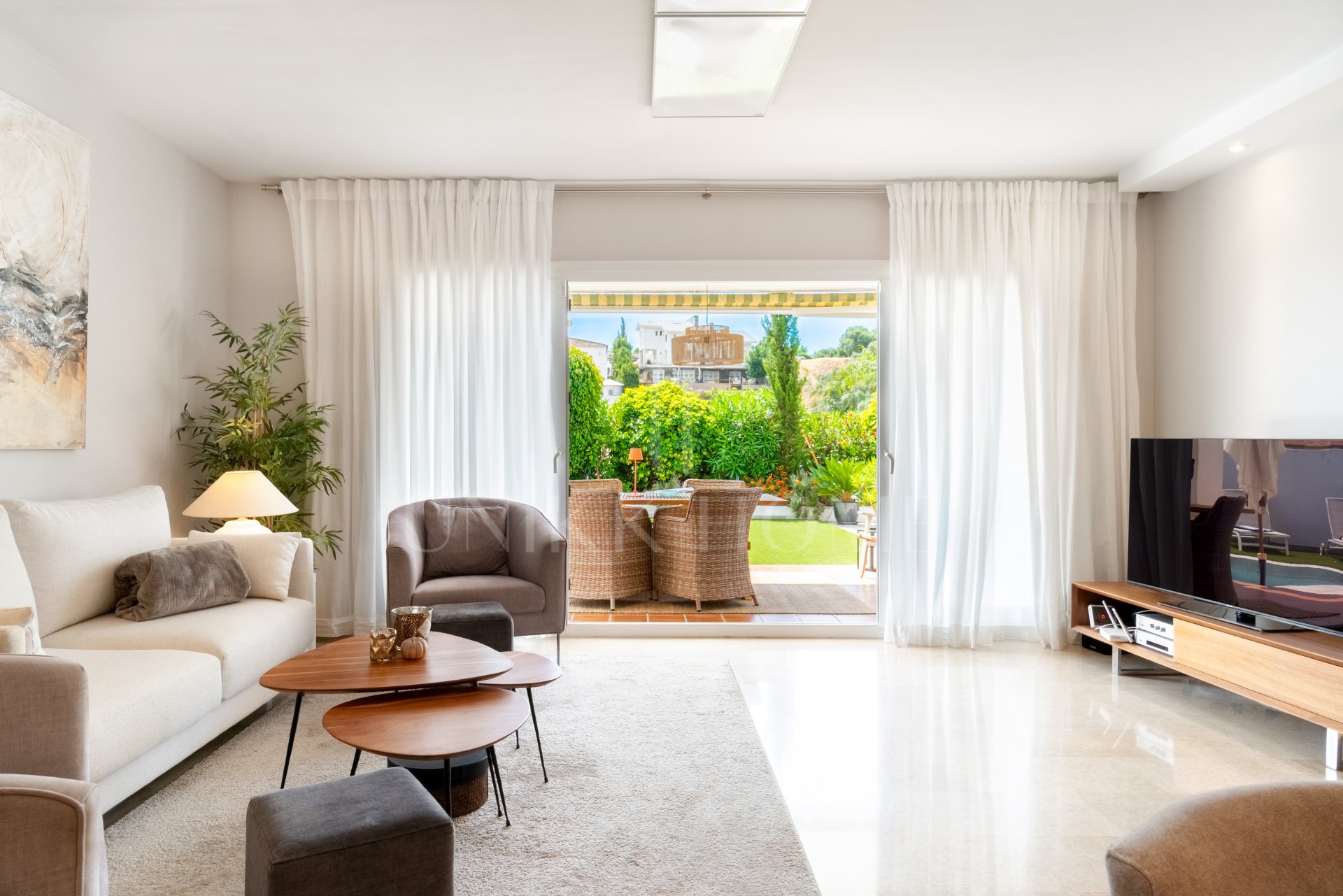 SOUTH-FACING FAMILY VILLA WITH PRIVATE POOL IN MIJAS COSTA