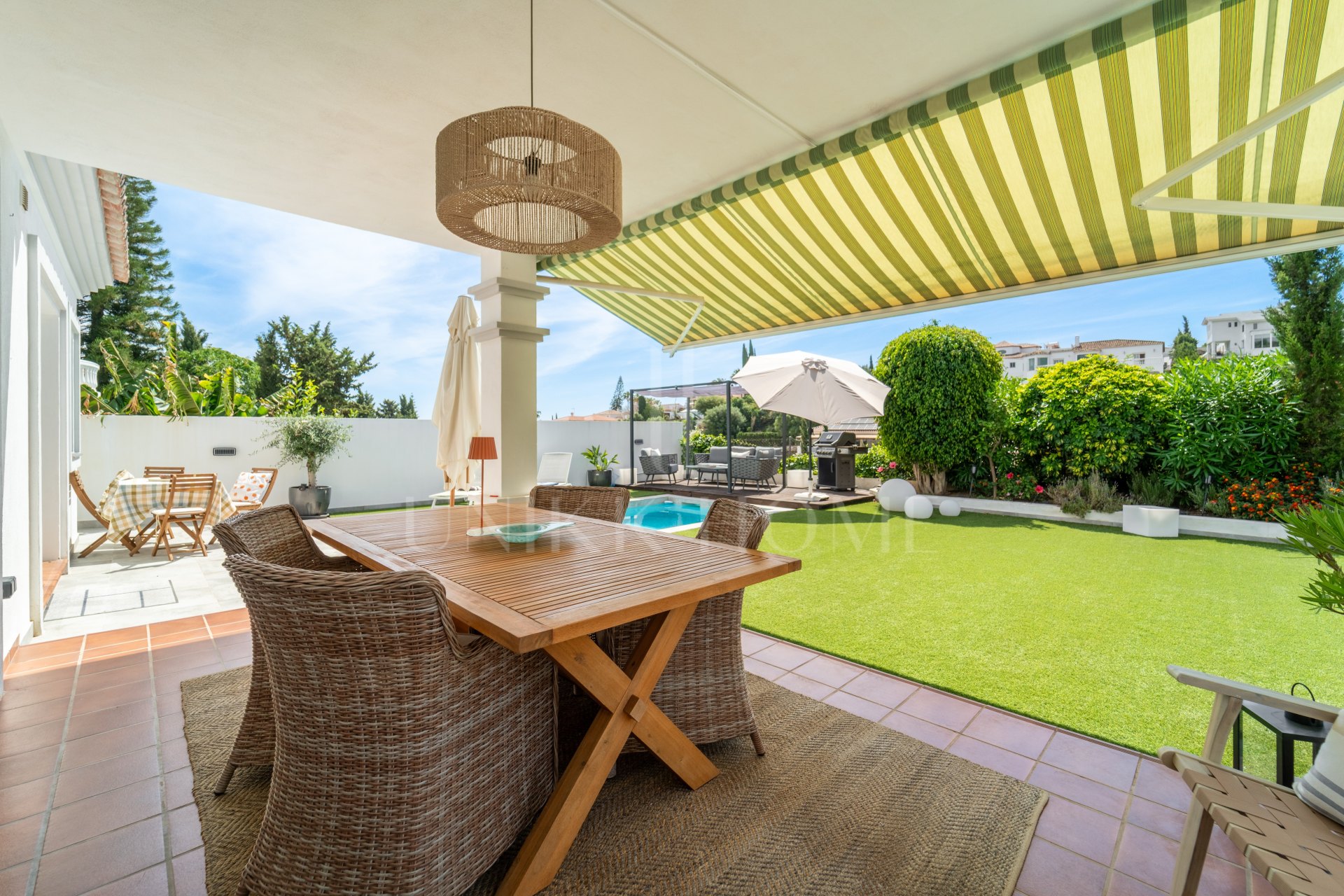 SOUTH-FACING FAMILY VILLA WITH PRIVATE POOL IN MIJAS COSTA