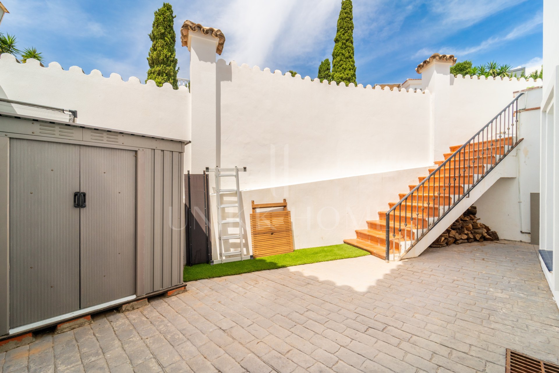 SOUTH-FACING FAMILY VILLA WITH PRIVATE POOL IN MIJAS COSTA