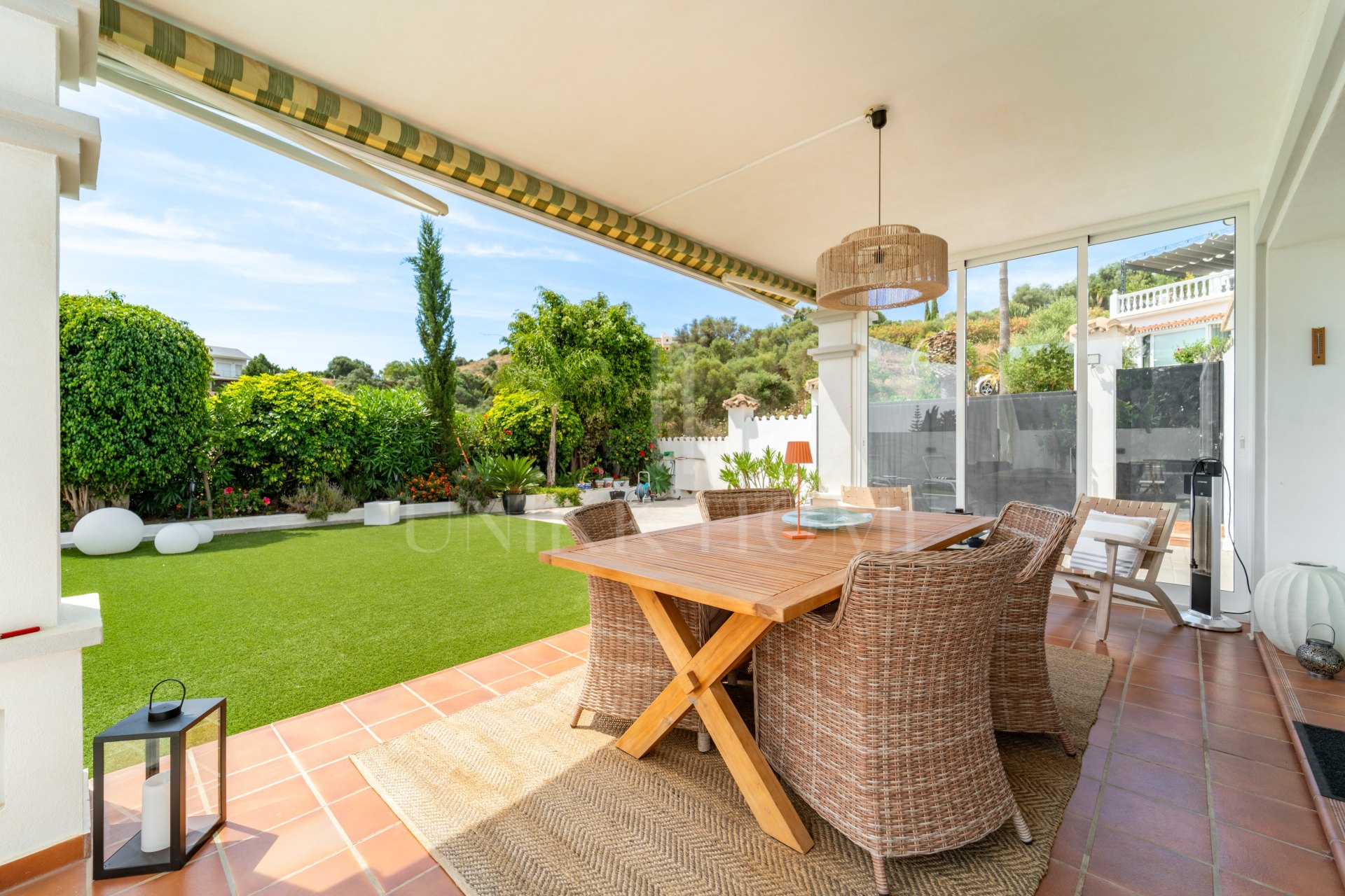 SOUTH-FACING FAMILY VILLA WITH PRIVATE POOL IN MIJAS COSTA