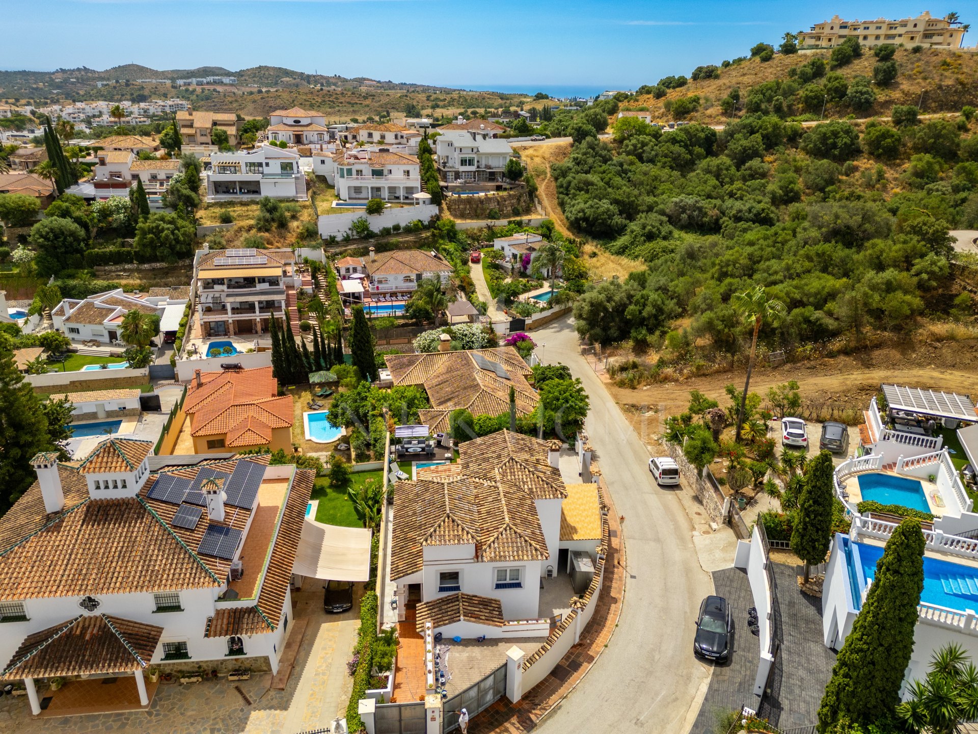 SOUTH-FACING FAMILY VILLA WITH PRIVATE POOL IN MIJAS COSTA