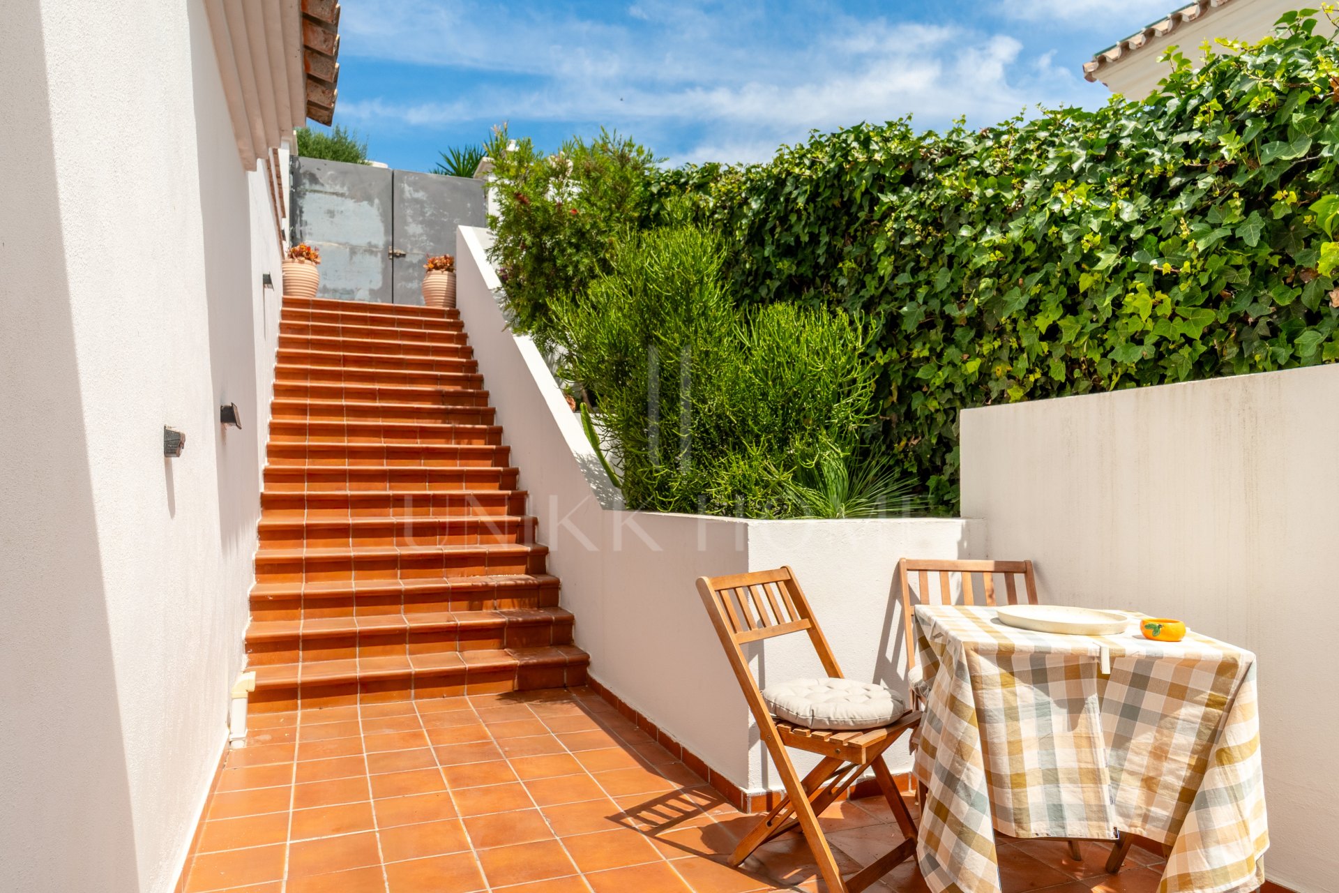 SOUTH-FACING FAMILY VILLA WITH PRIVATE POOL IN MIJAS COSTA