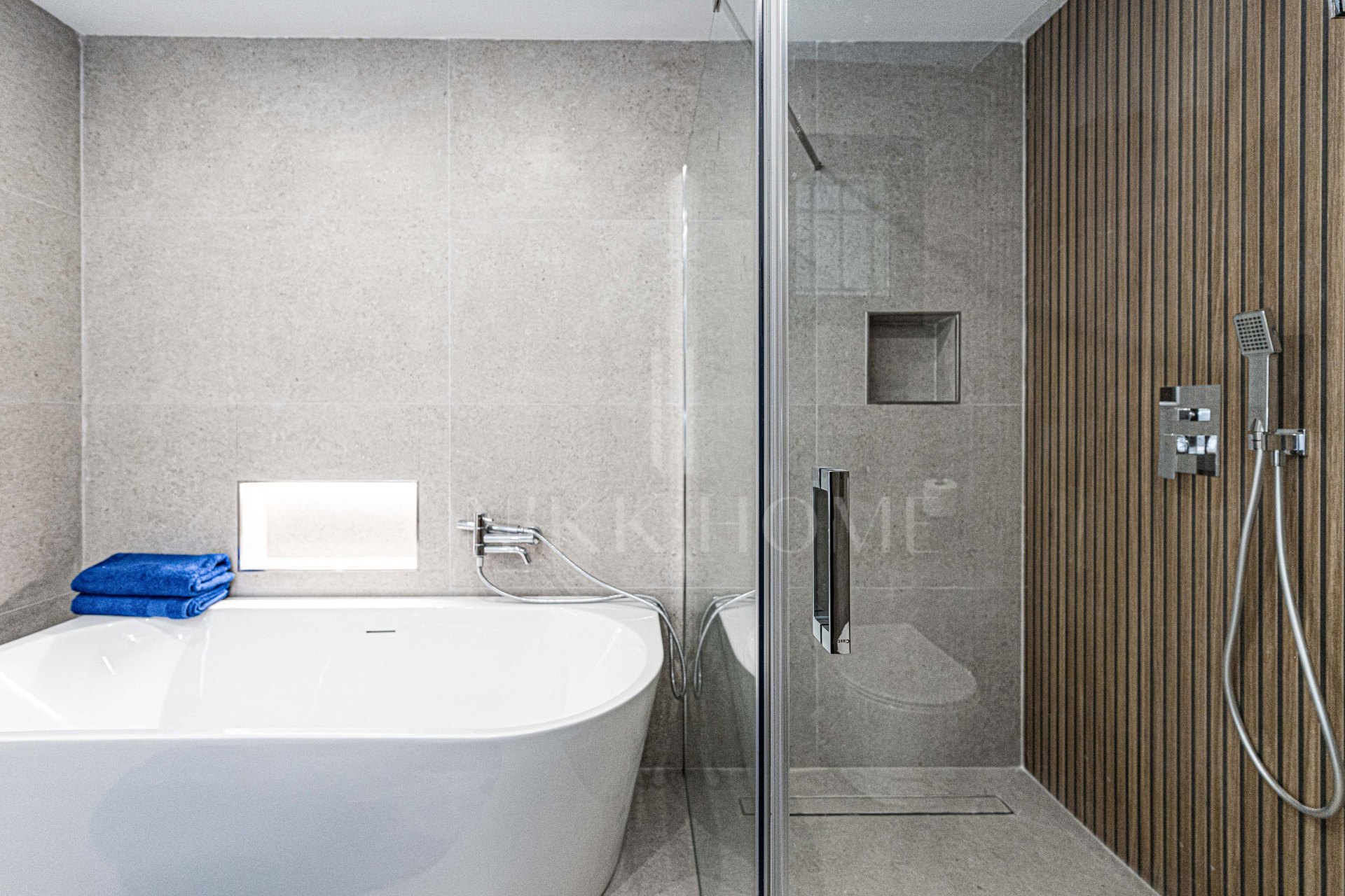 Ground floor apartment with large terrace and garden