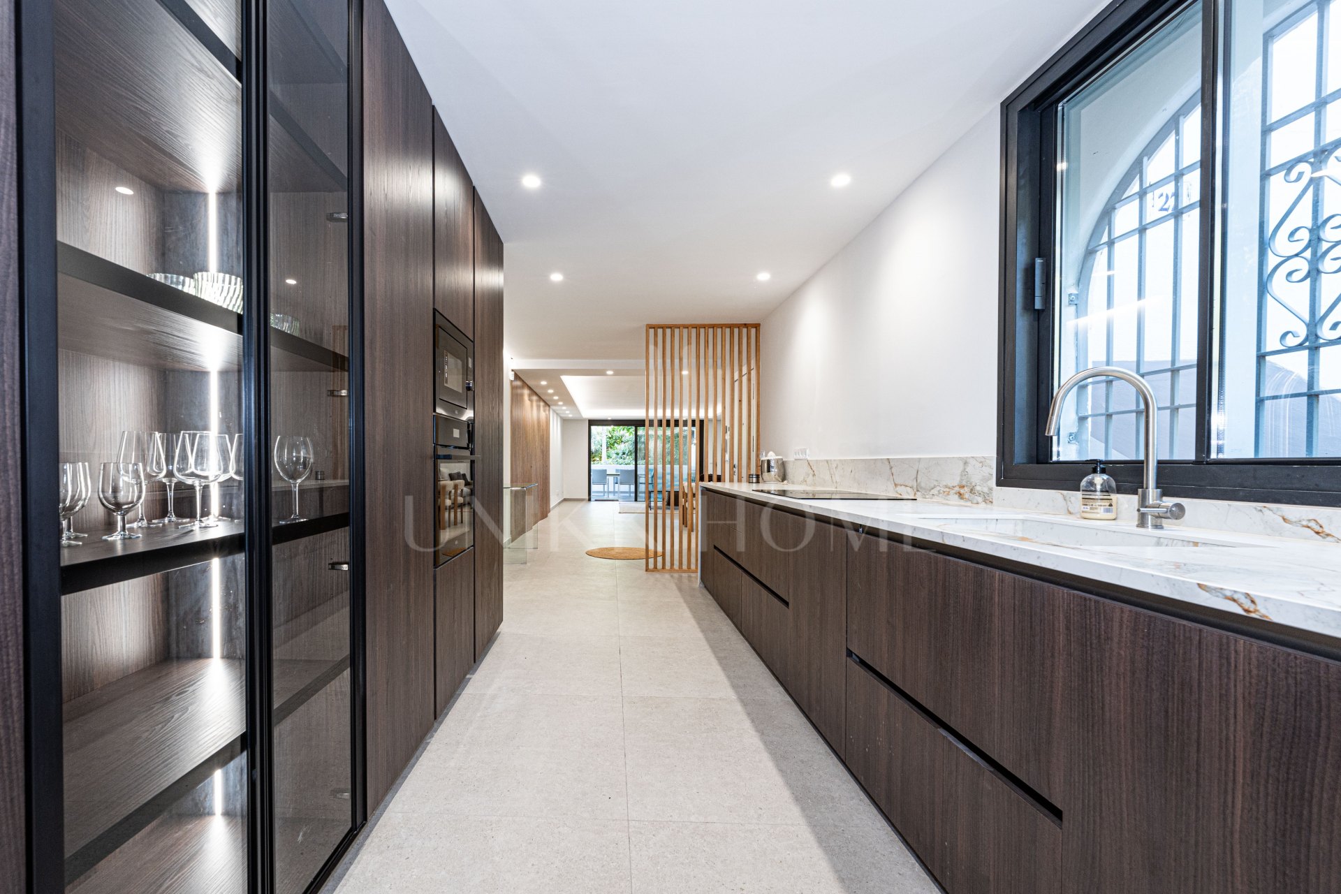 Ground floor apartment with large terrace and garden