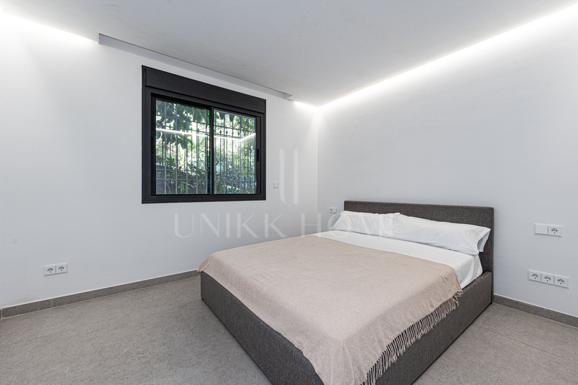 Ground floor apartment with large terrace and garden