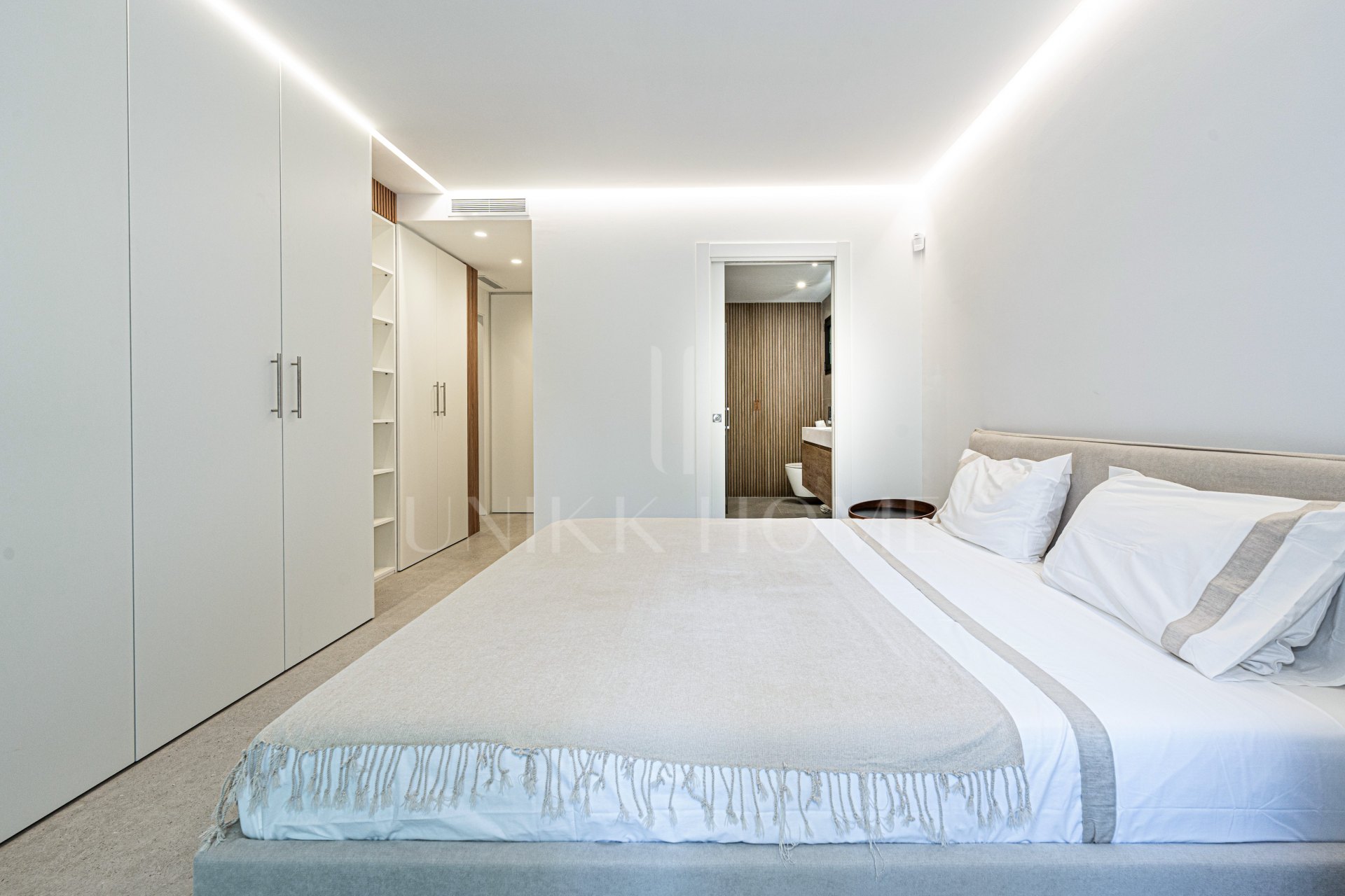 Ground floor apartment with large terrace and garden