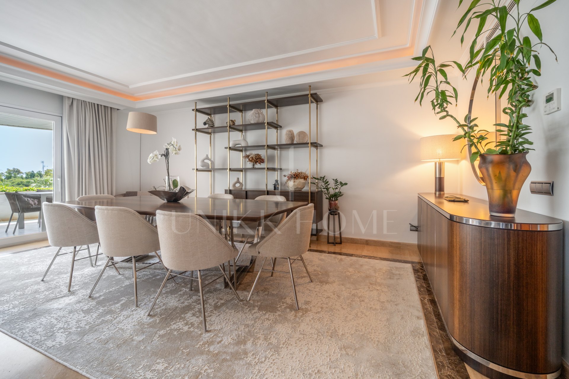 Exclusive apartment on the beach next to Puerto Banus