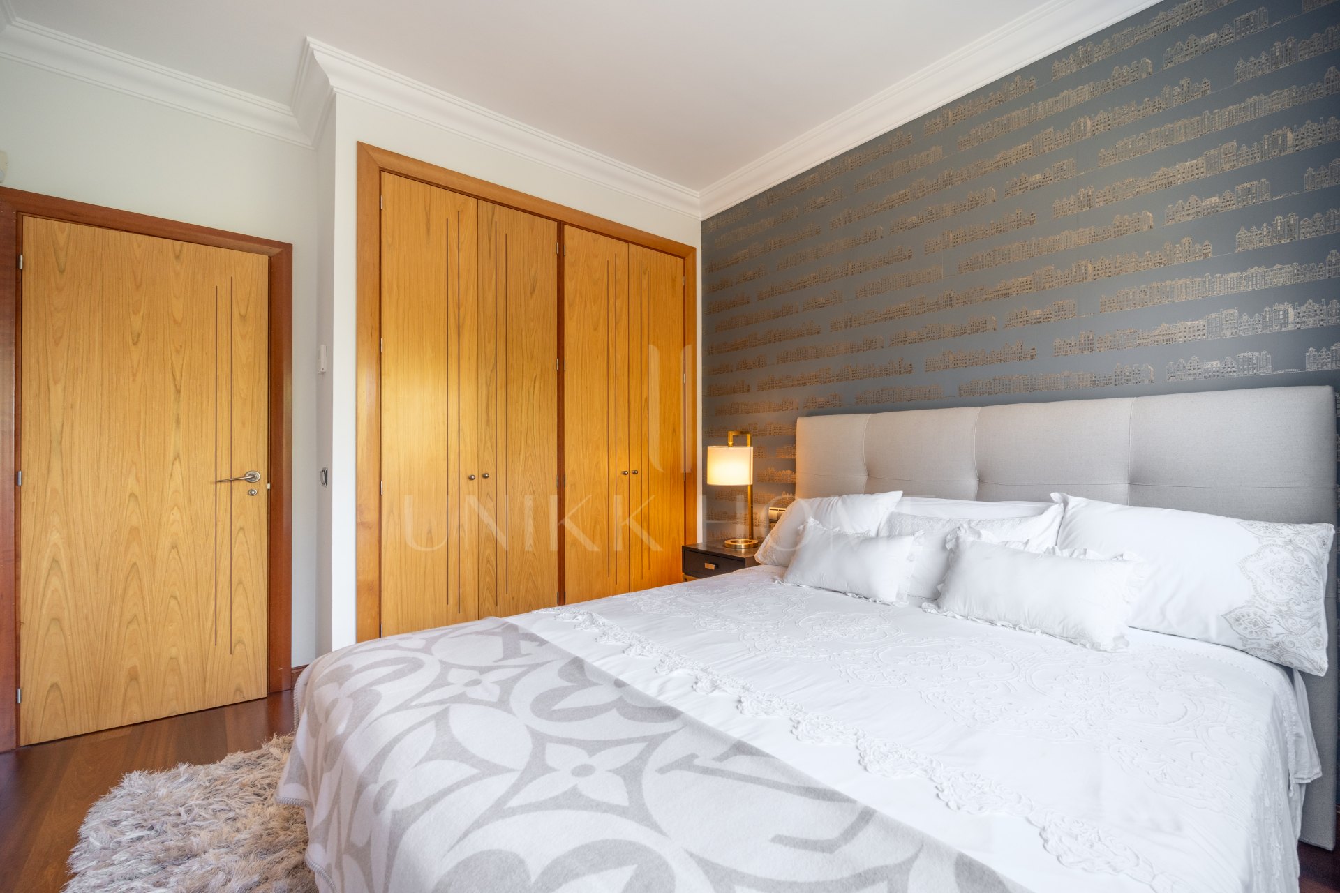 Exclusive apartment on the beach next to Puerto Banus