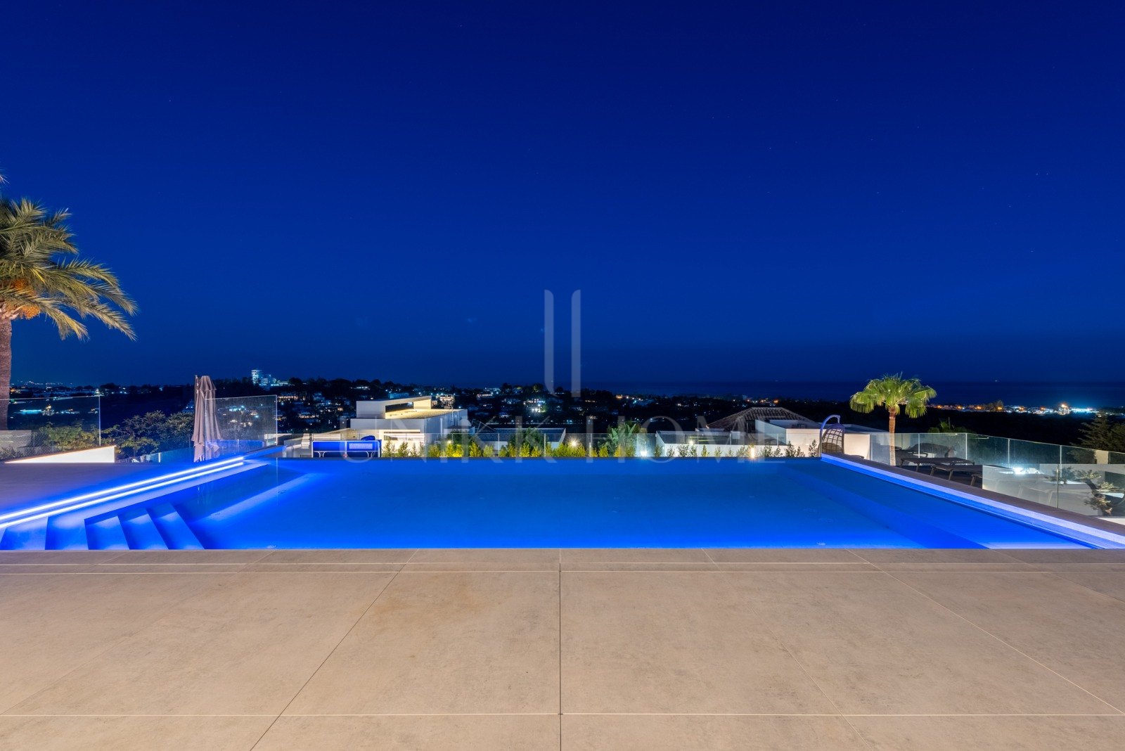 Luxury villa for sale in el Paraiso alto with amazing views
