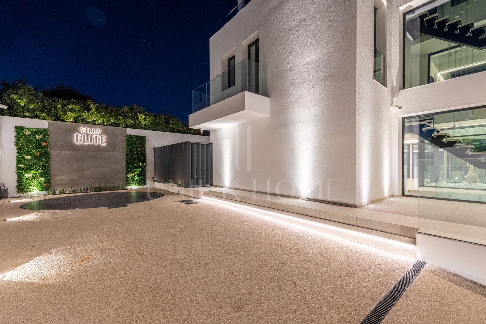 Luxury villa for sale in el Paraiso alto with amazing views