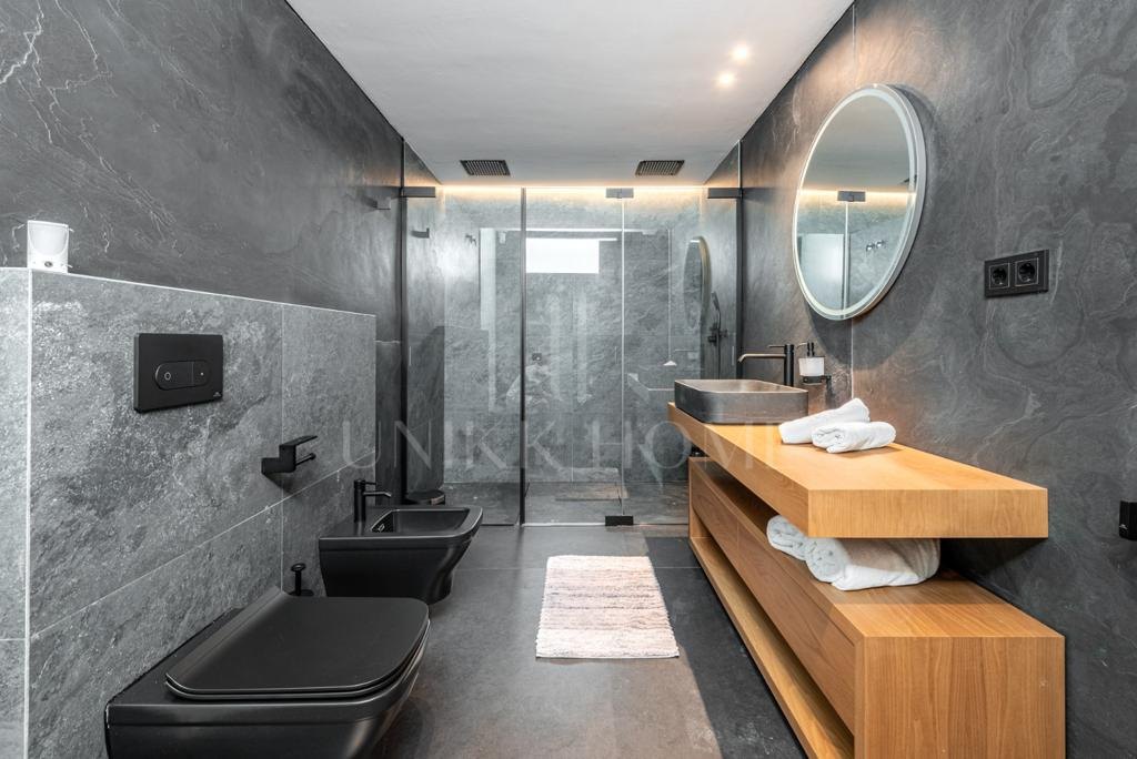 Luxury villa for sale in el Paraiso alto with amazing views