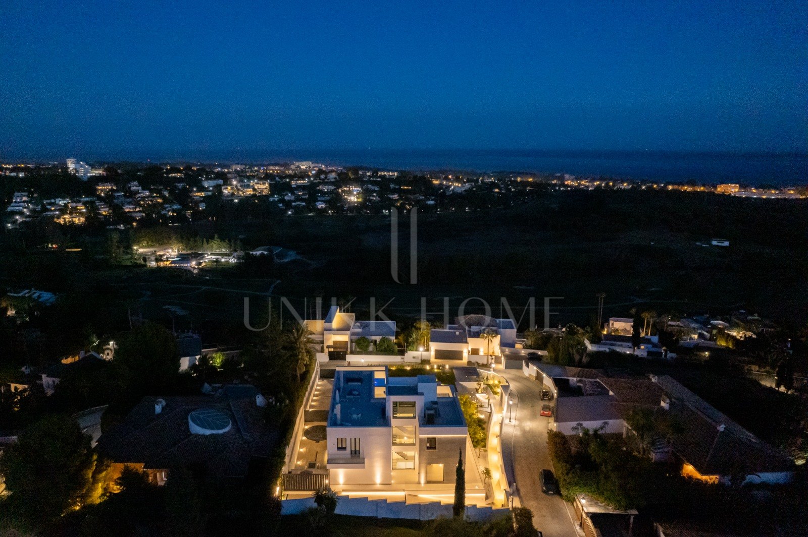 Luxury villa for sale in el Paraiso alto with amazing views