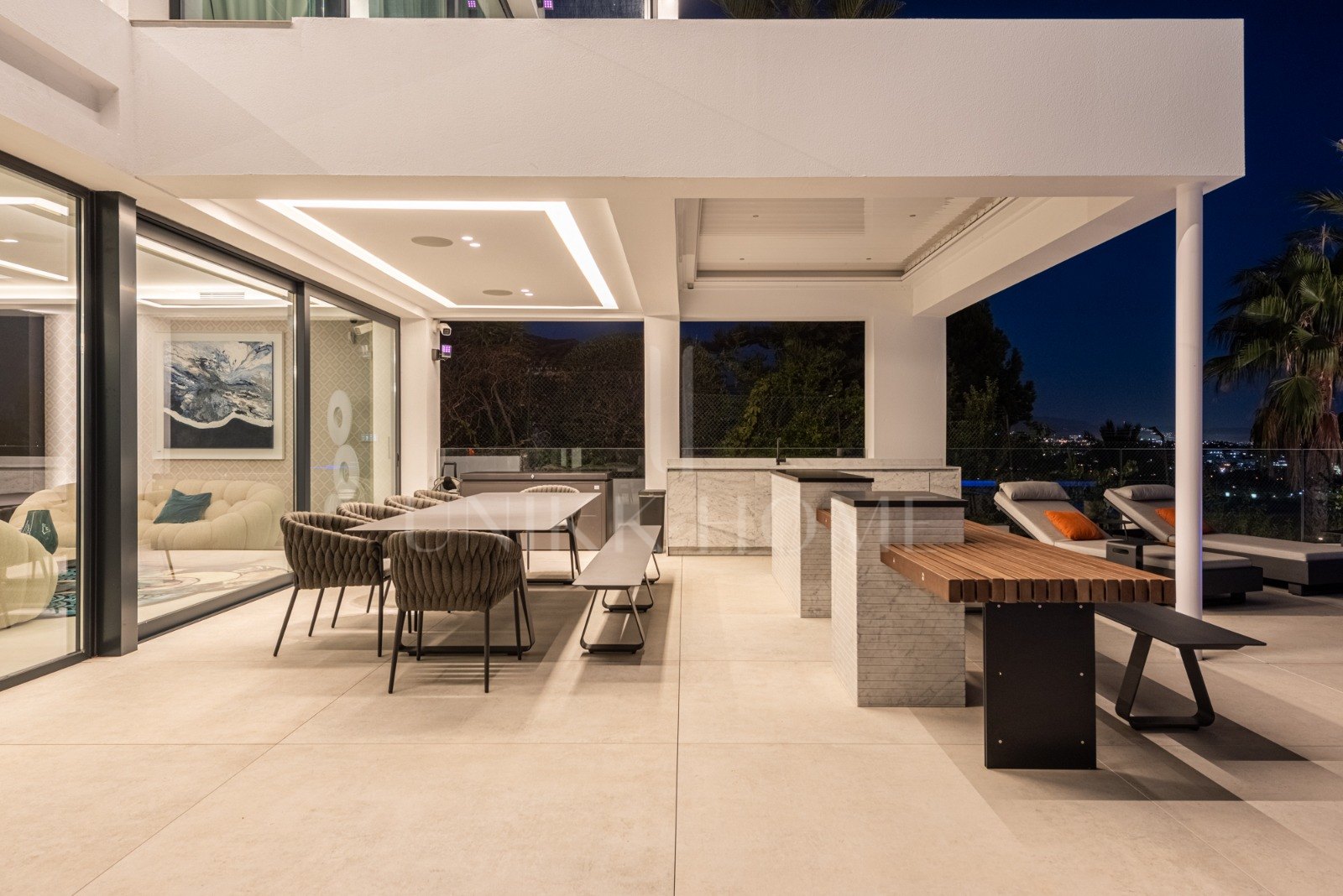 Luxury villa for sale in el Paraiso alto with amazing views