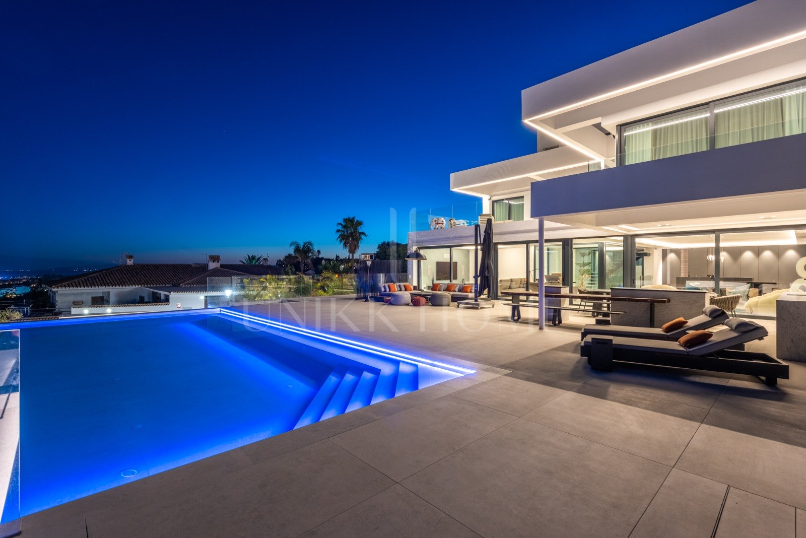 Luxury villa for sale in el Paraiso alto with amazing views