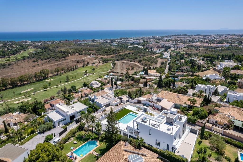 Luxury villa for sale in el Paraiso alto with amazing views