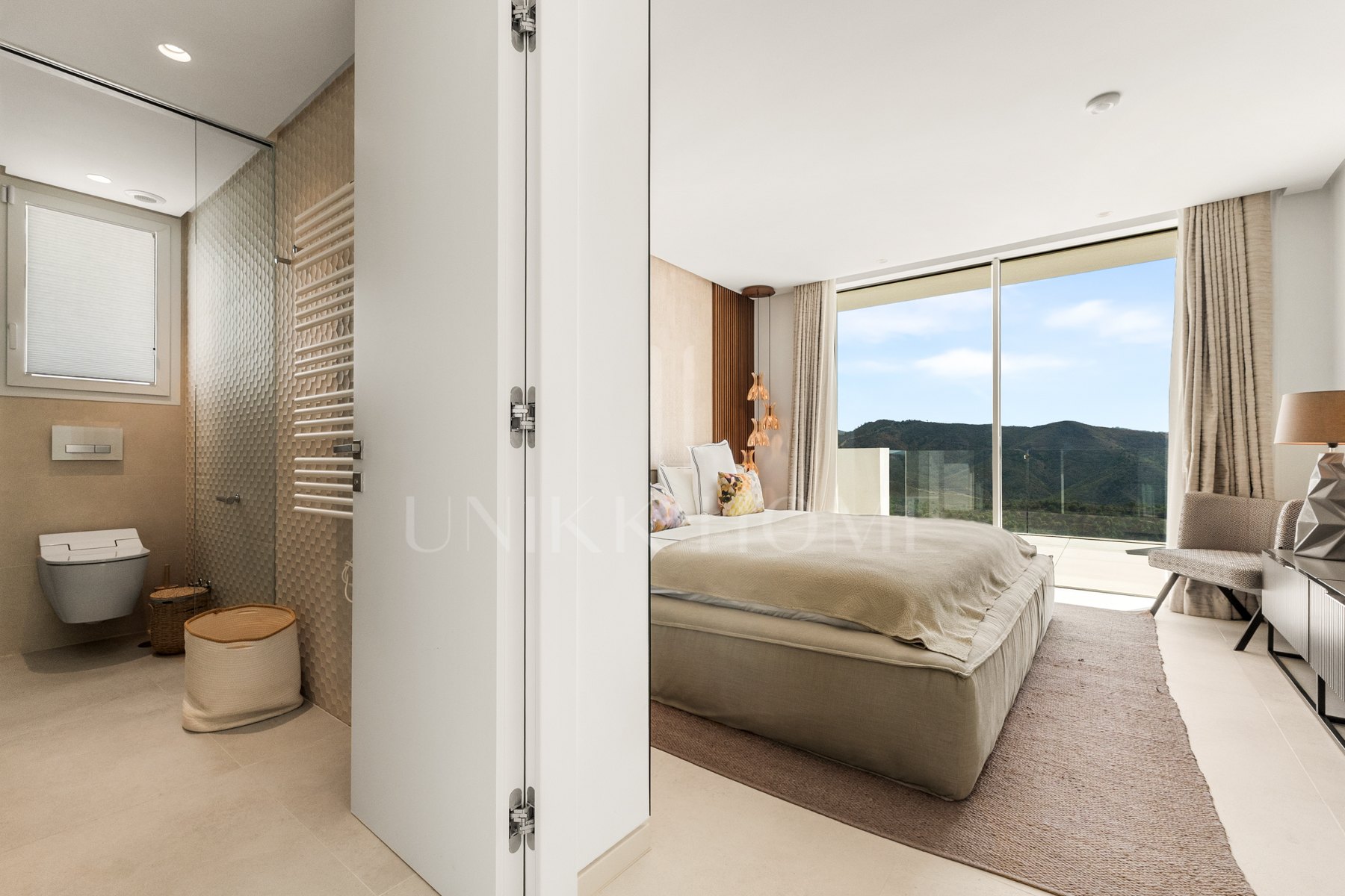 Ático Panorámico con Enorme Terraza y Vistas al Mar en Venta en Palo Alto, Marbella