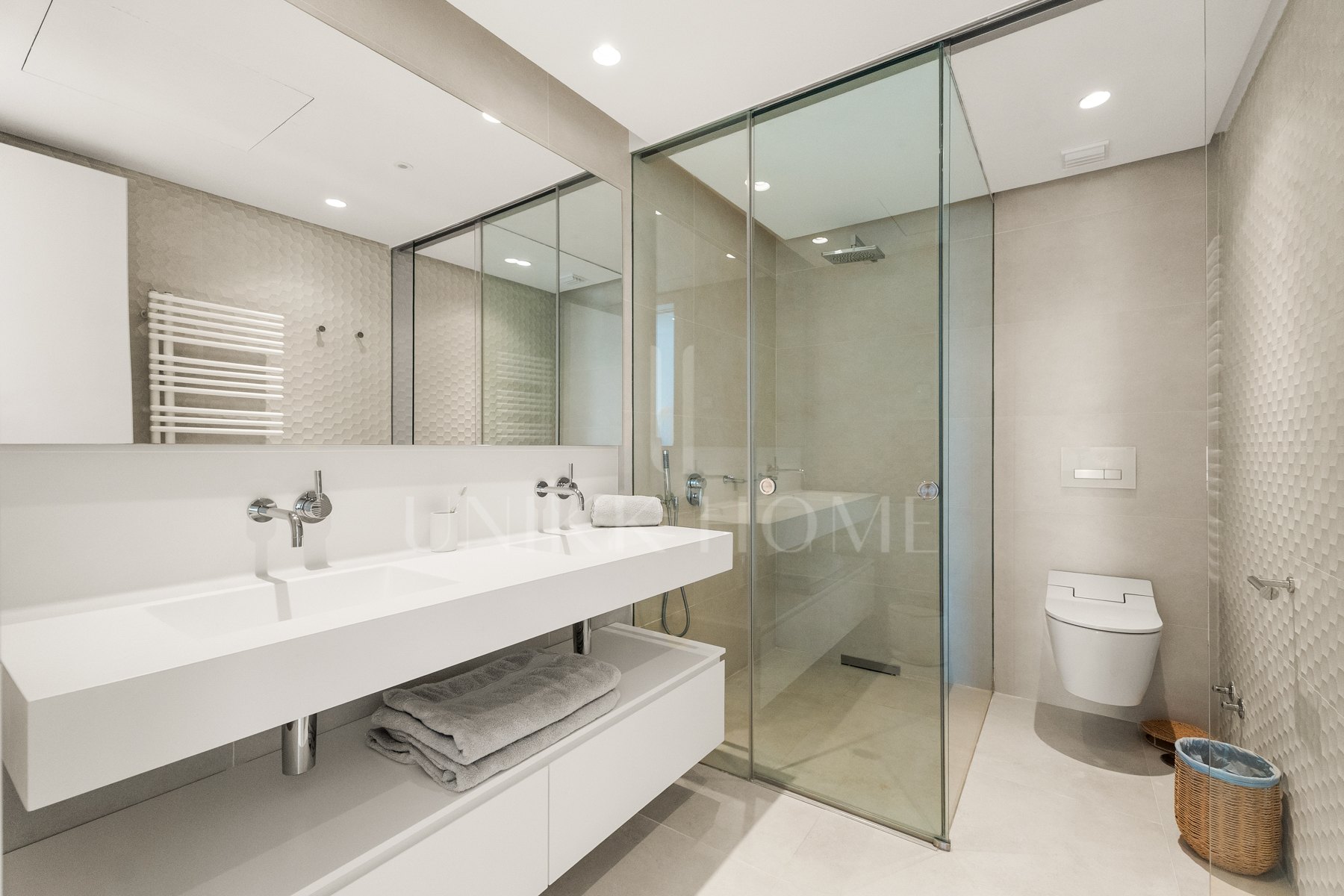Ático Panorámico con Enorme Terraza y Vistas al Mar en Venta en Palo Alto, Marbella