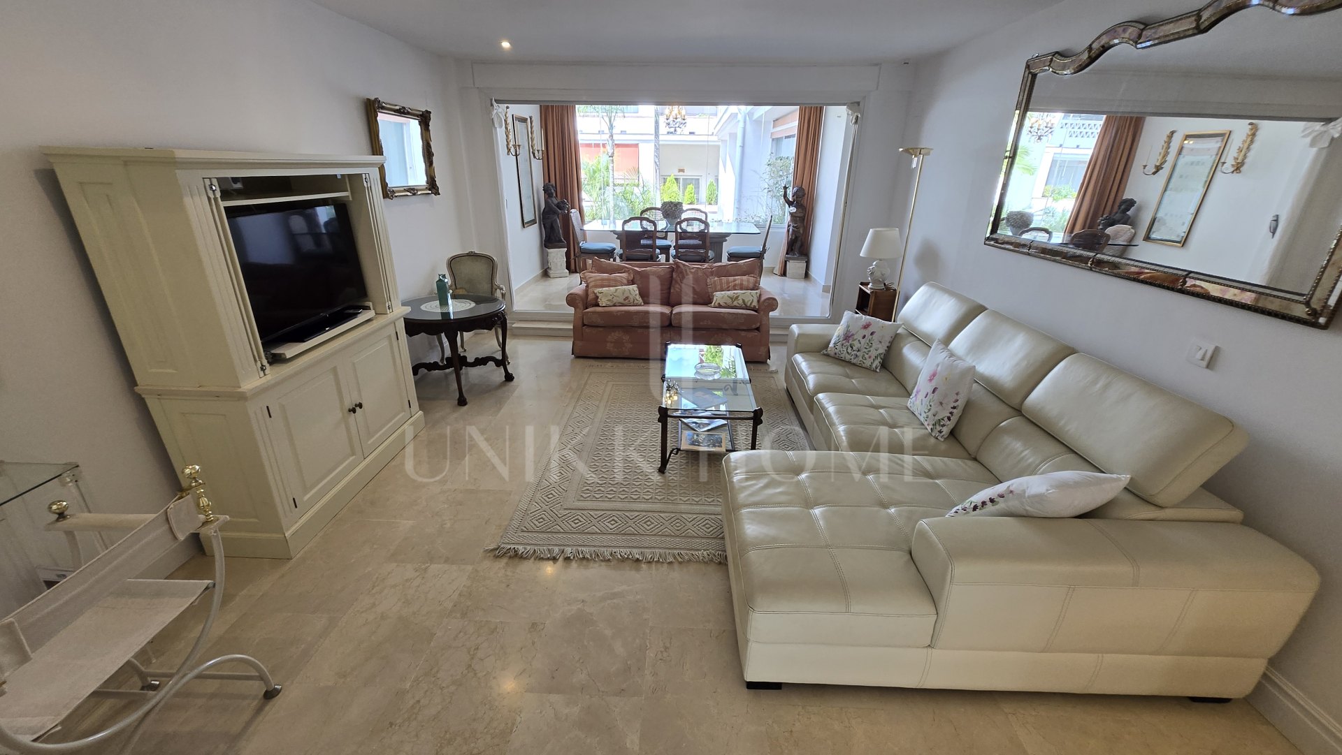 Beachside Apartment in Las Cañas Beach, Marbella Golden Mile
