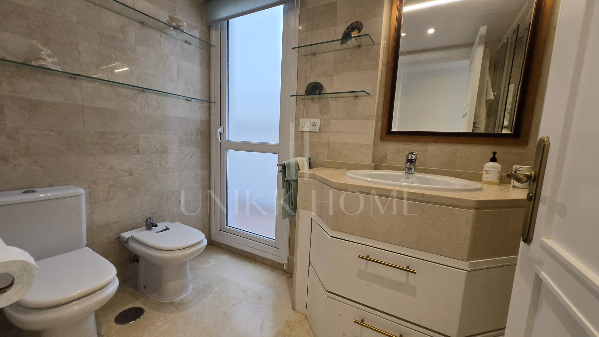 Beachside Apartment in Las Cañas Beach, Marbella Golden Mile