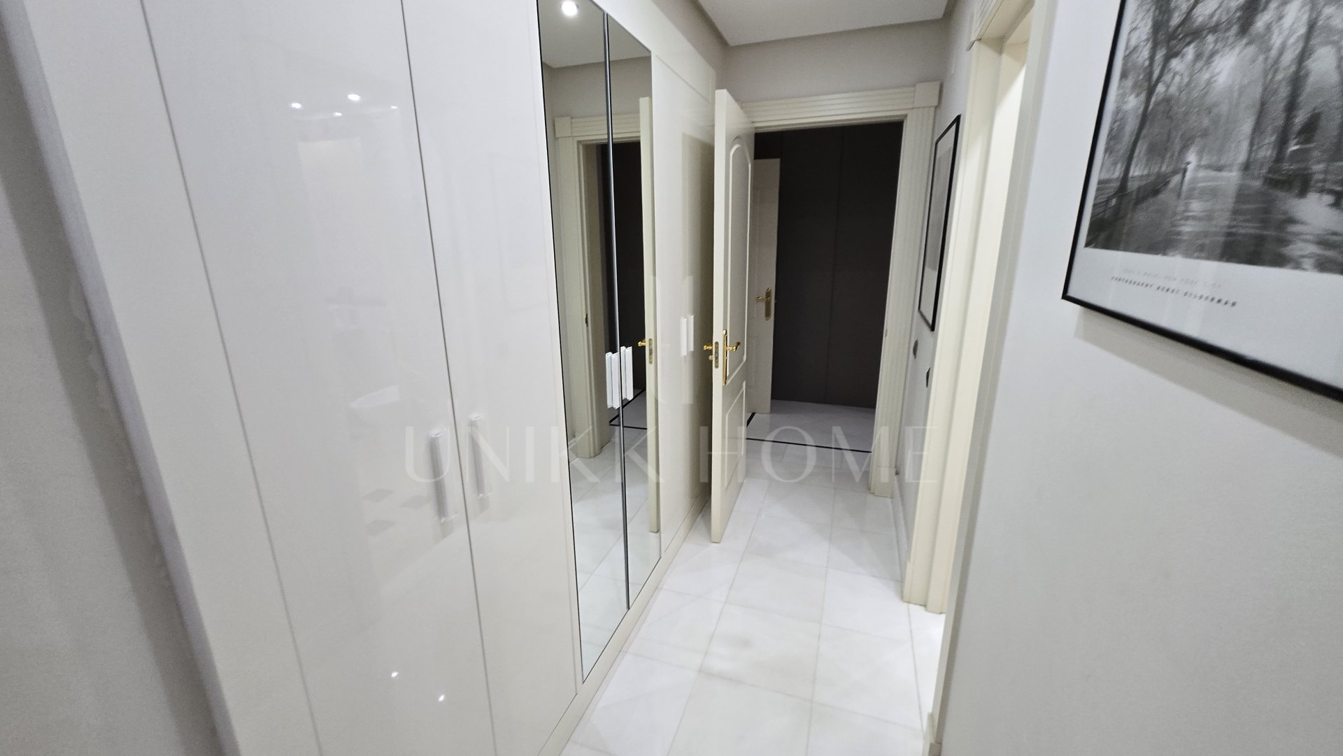 Exclusive luxury ground floor apartment with garden on the first line beach of Puerto Banús