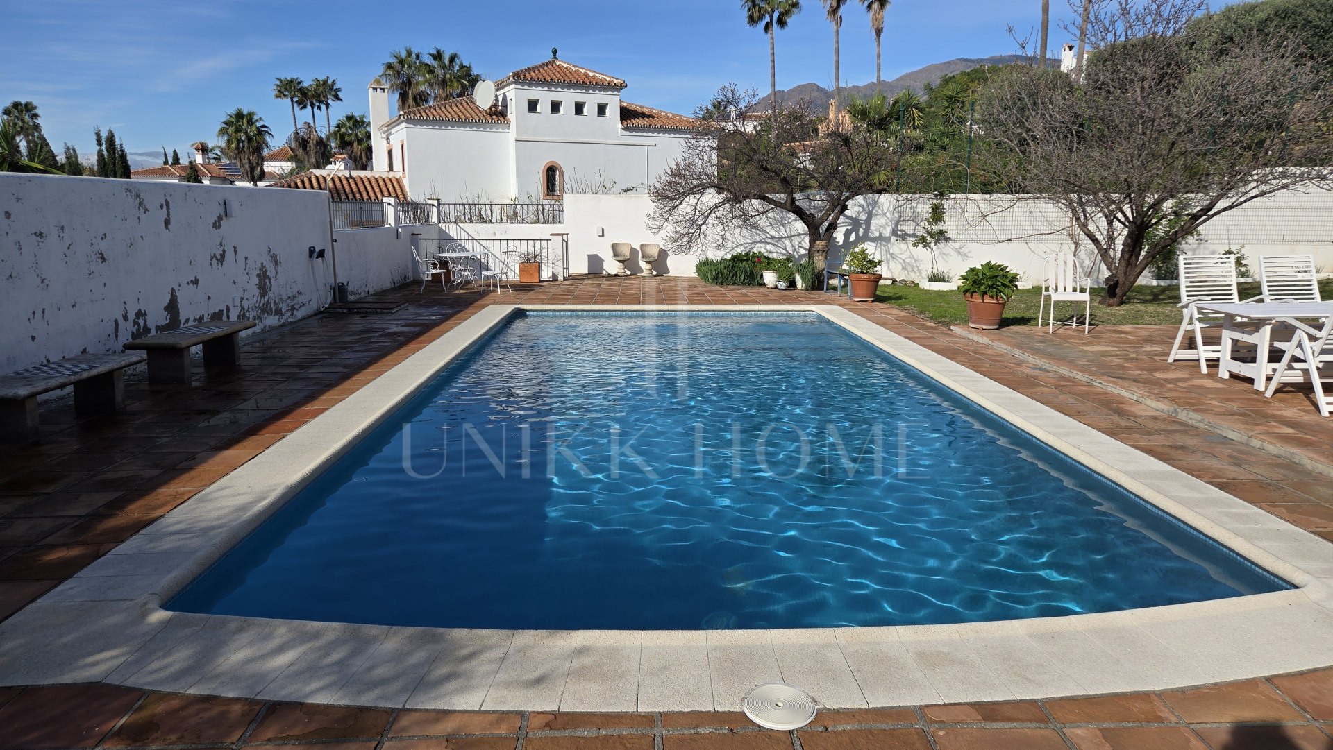 Charming traditional style Villa with Panoramic Sea Views and guest apartment in Puerto Romano, Estepona