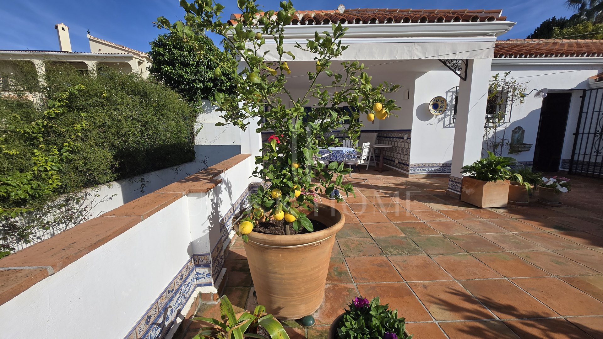 Charming traditional style Villa with Panoramic Sea Views and guest apartment in Puerto Romano, Estepona